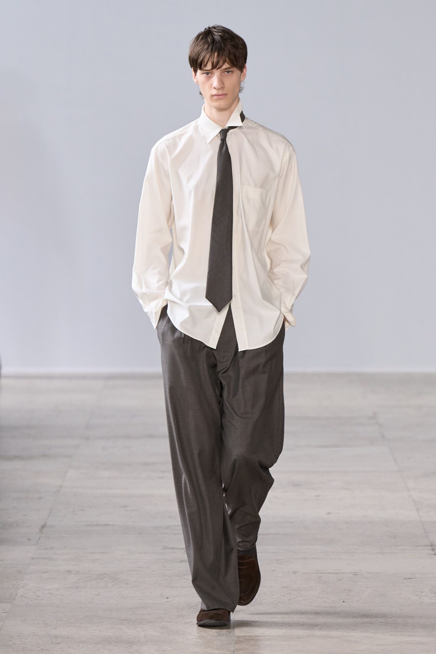 gray cotton relaxed pleated pants