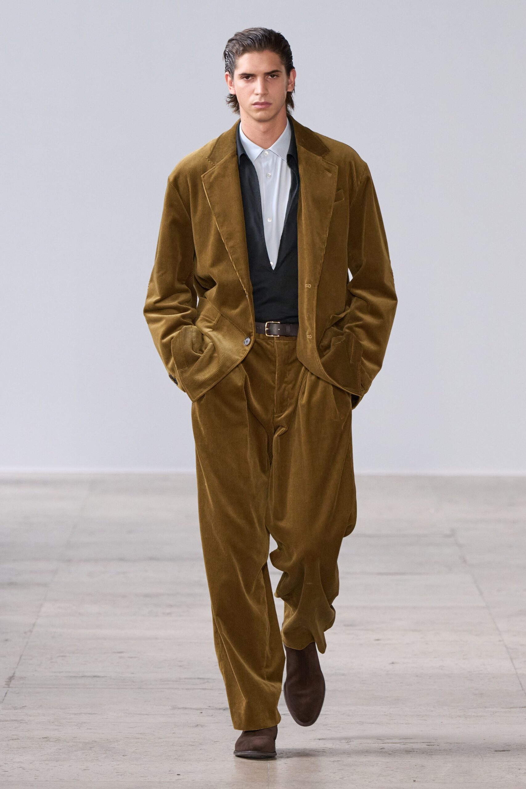 brown velvet long-sleeve collared relaxed buttoned suit