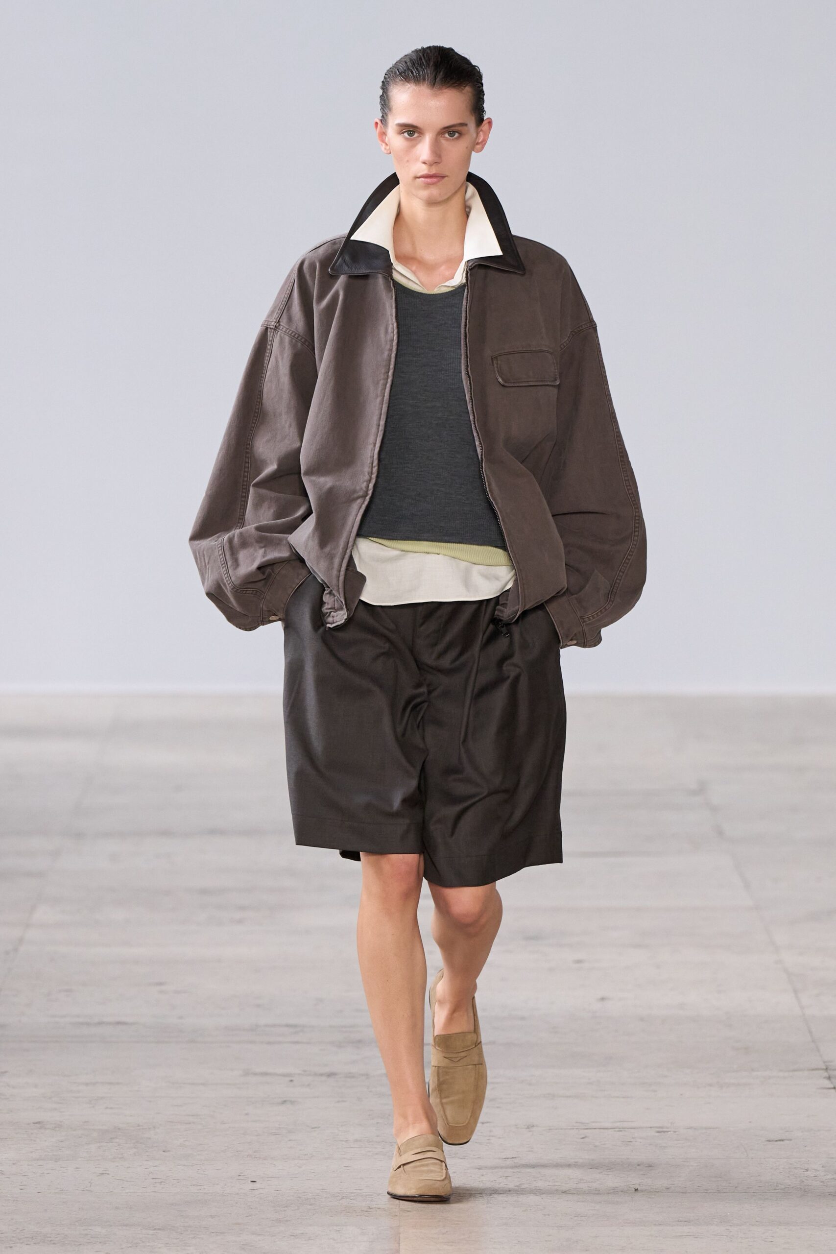 brown cotton long-sleeve collared relaxed jacket
