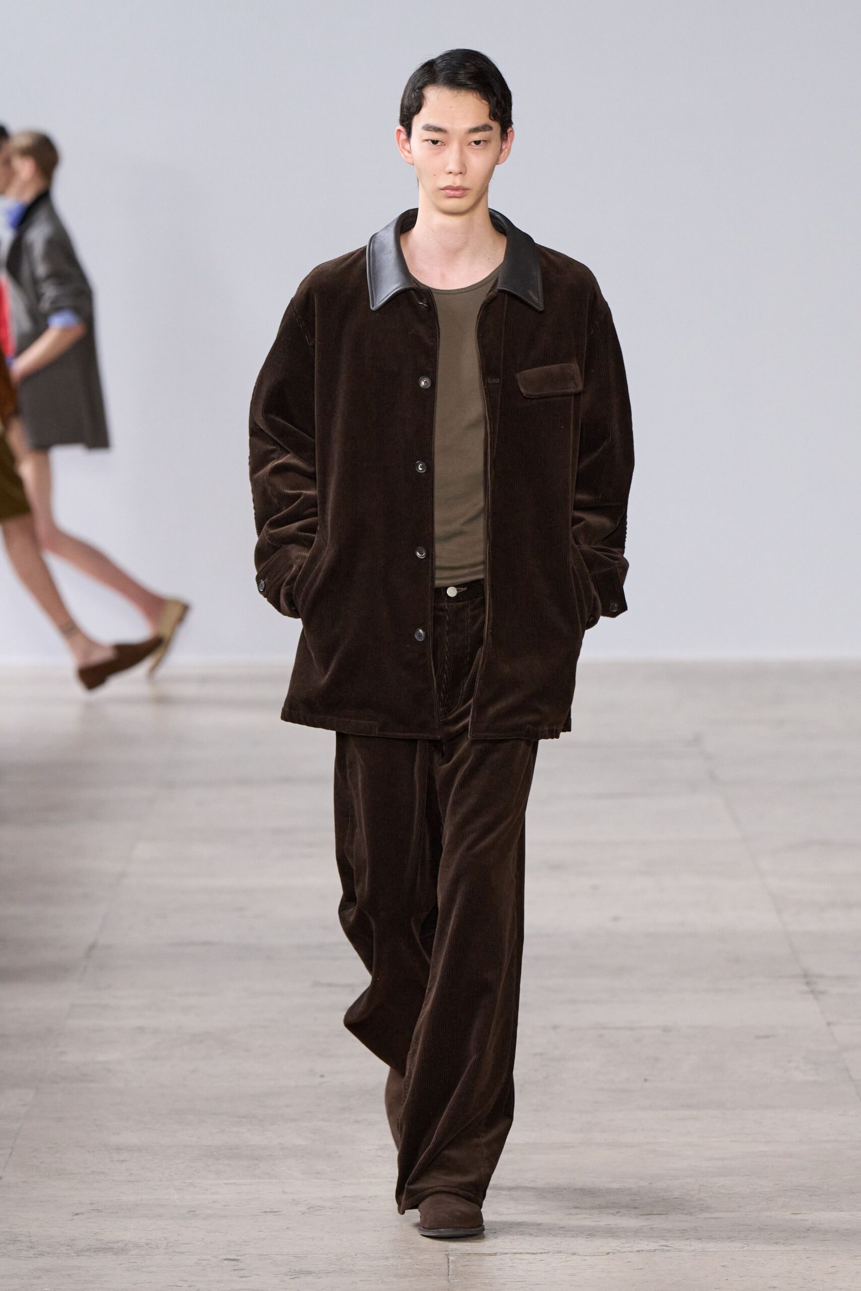 brown velvet long-sleeve collared relaxed buttoned jacket