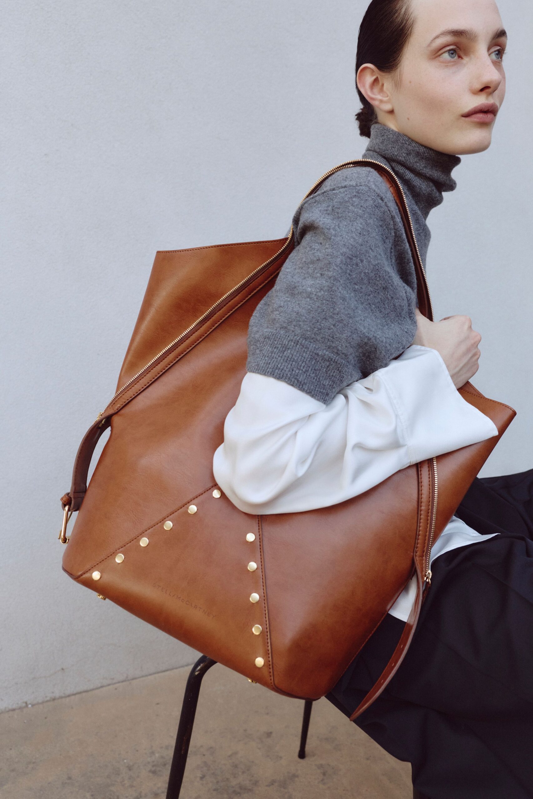brown leather zippered bag