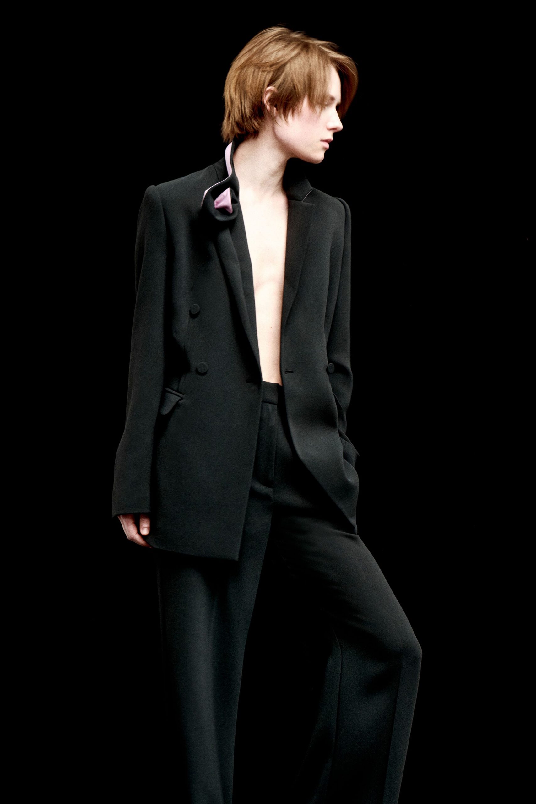 black wool long-sleeve collared tailored blazer
