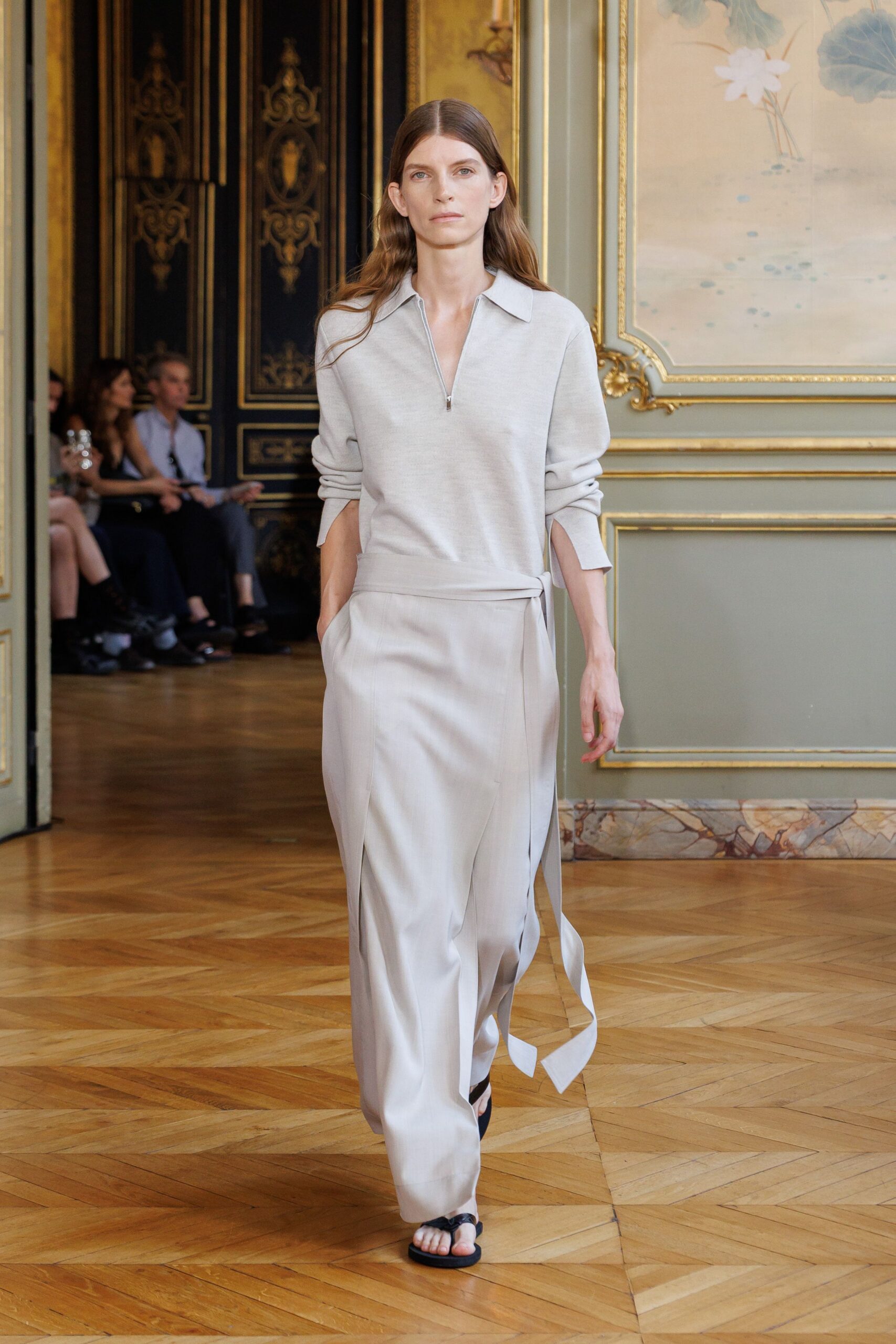 gray cotton fitted high-waisted pleated pants
