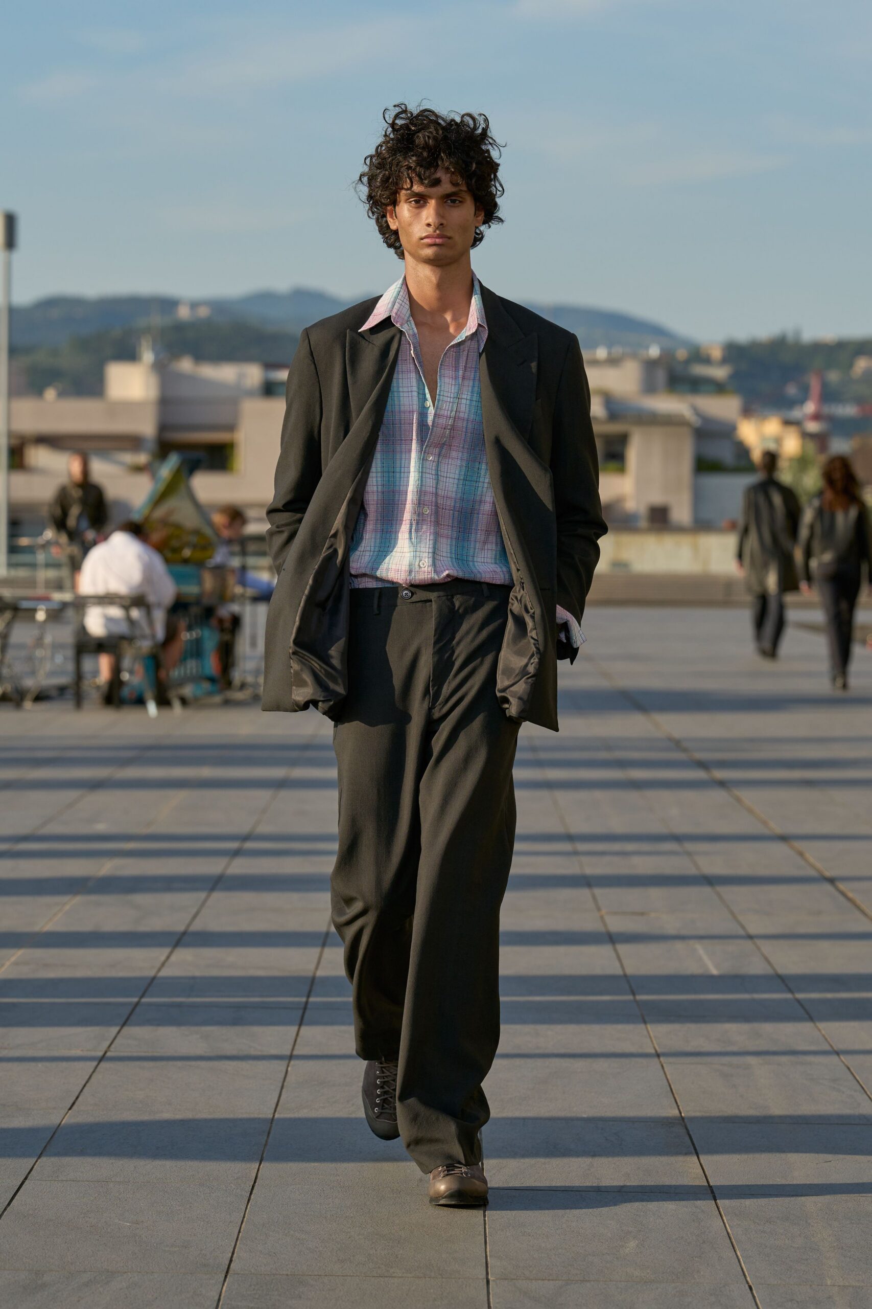 multi short-sleeve collared fitted shirt
