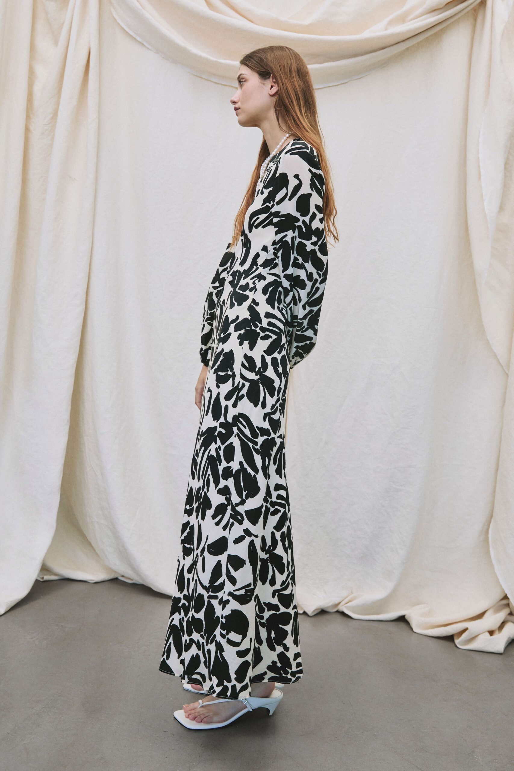 black cotton long-sleeve v-neck fitted printed maxi dress