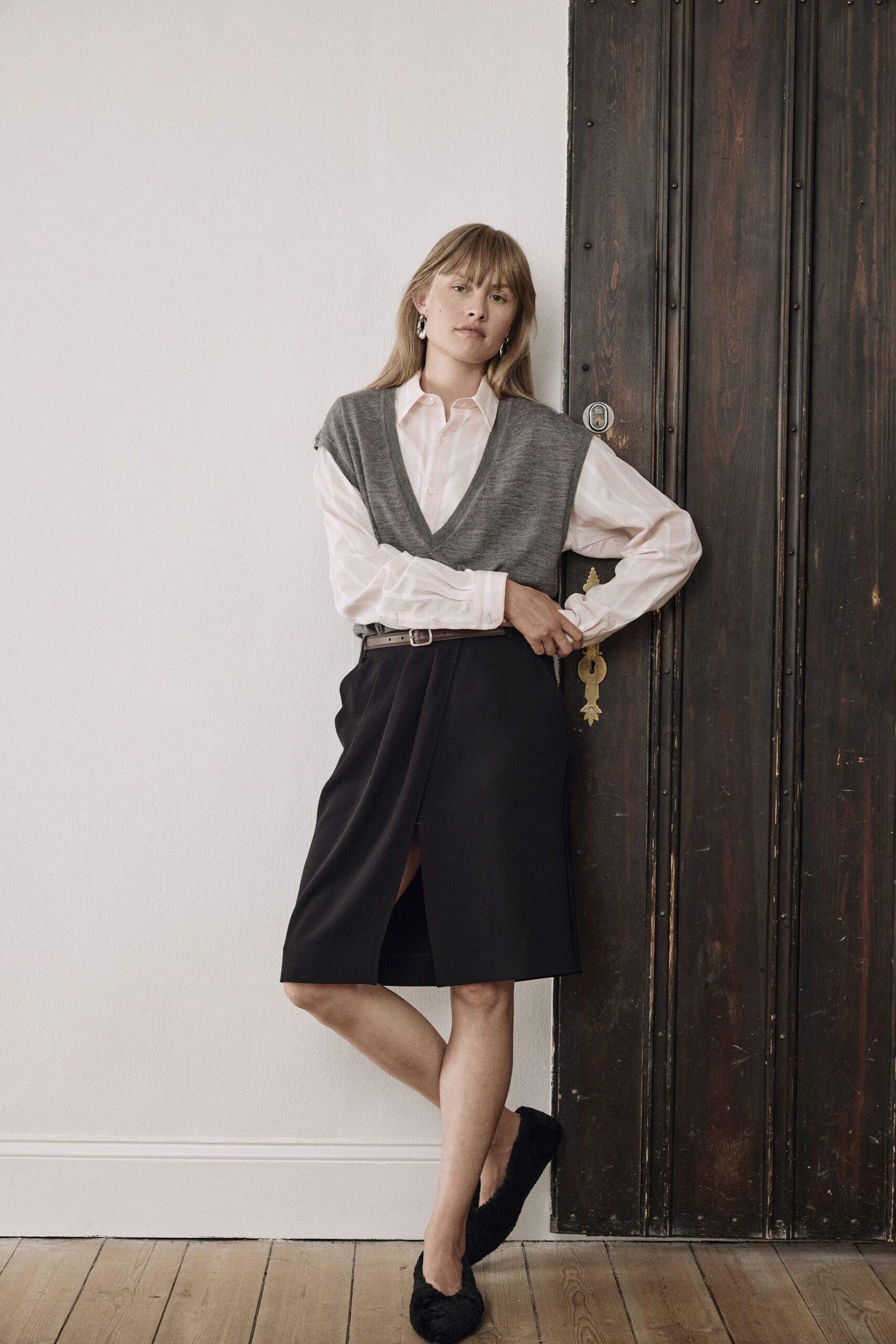 black cotton slit fitted skirt
