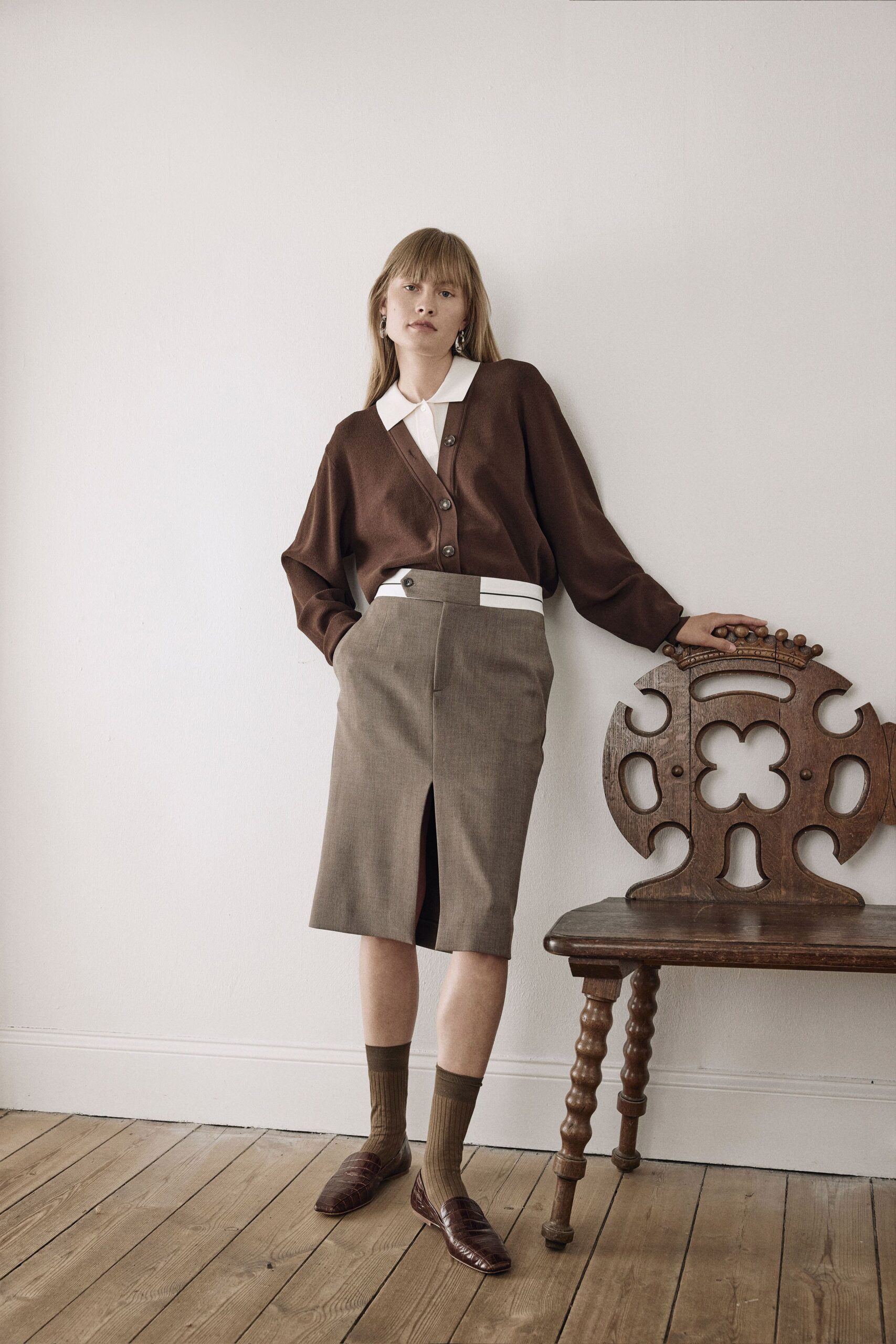 brown wool long-sleeve collared relaxed buttoned cardigan