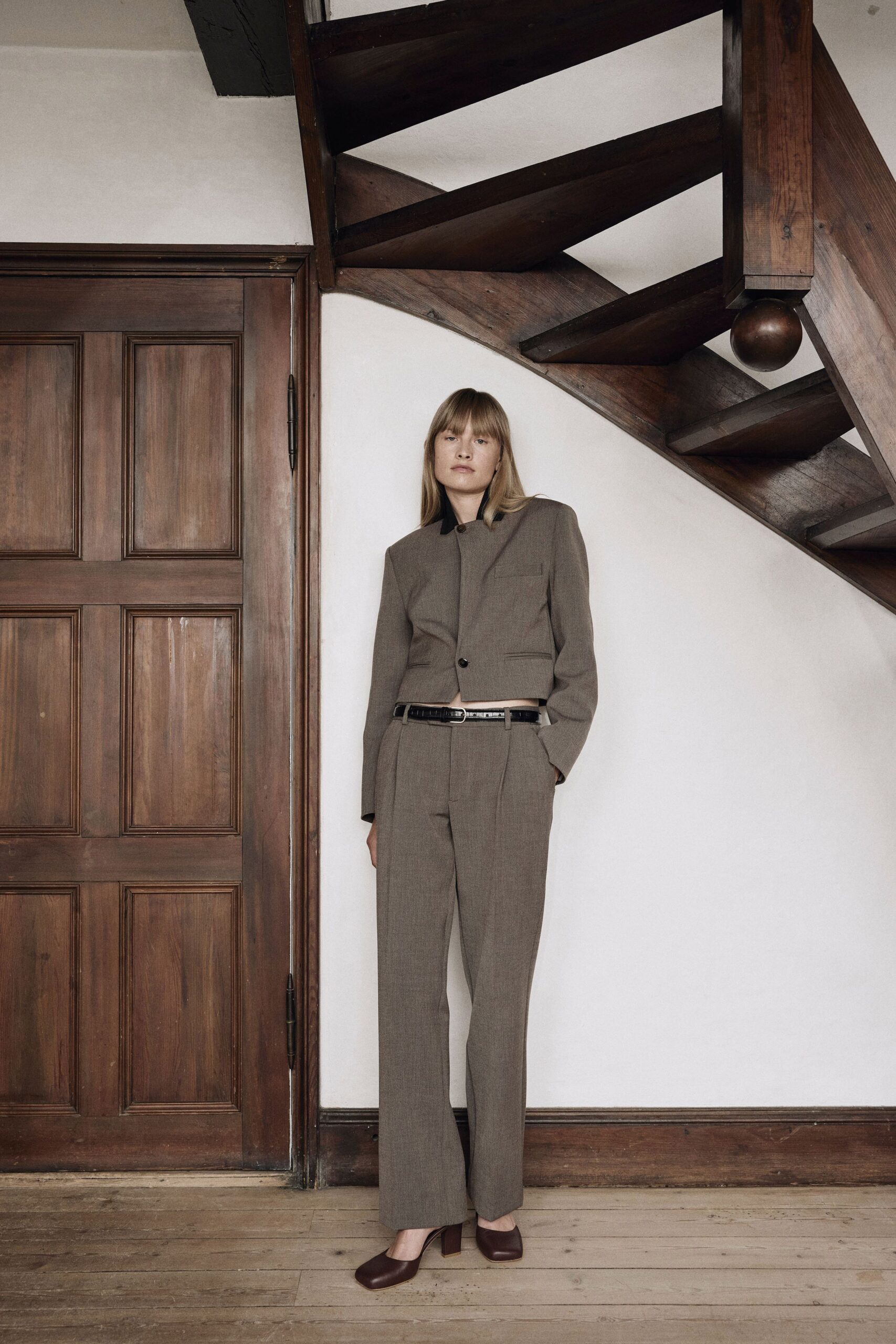 brown wool long-sleeve collared tailored buttoned straight-leg suit