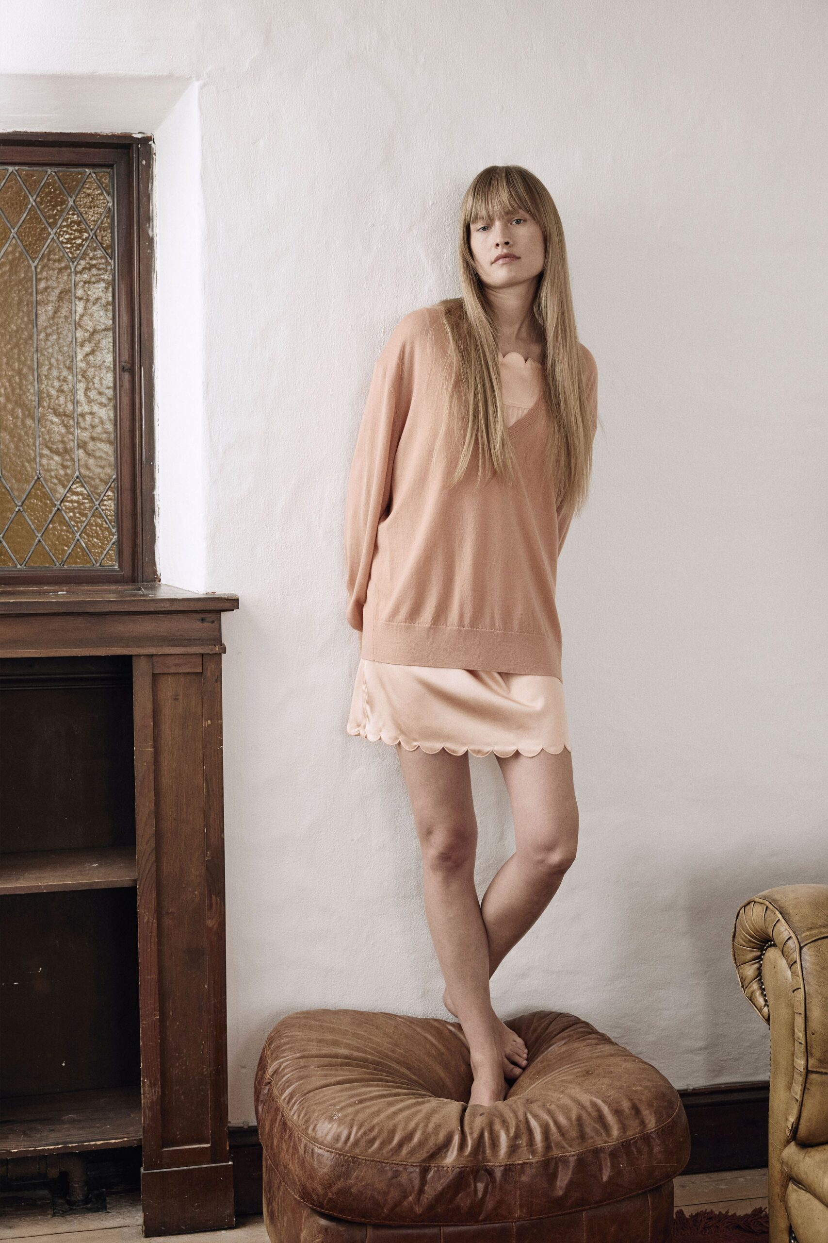 pink cotton long-sleeve v-neck relaxed cropped sweater