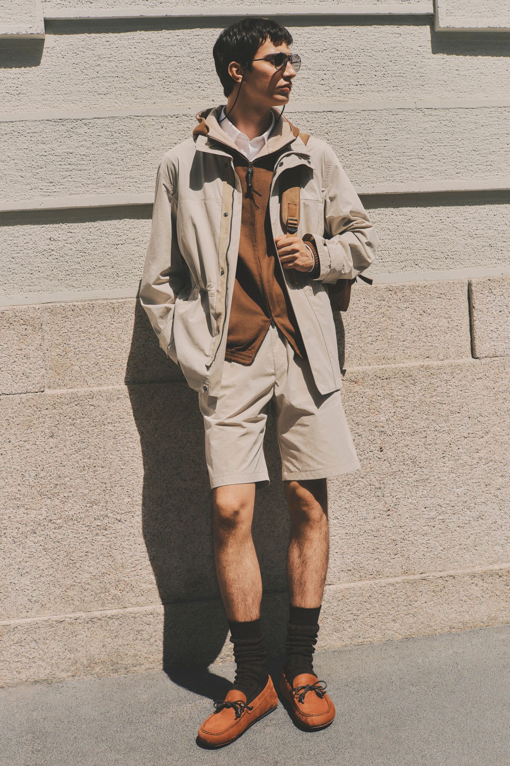 beige cotton relaxed short shorts