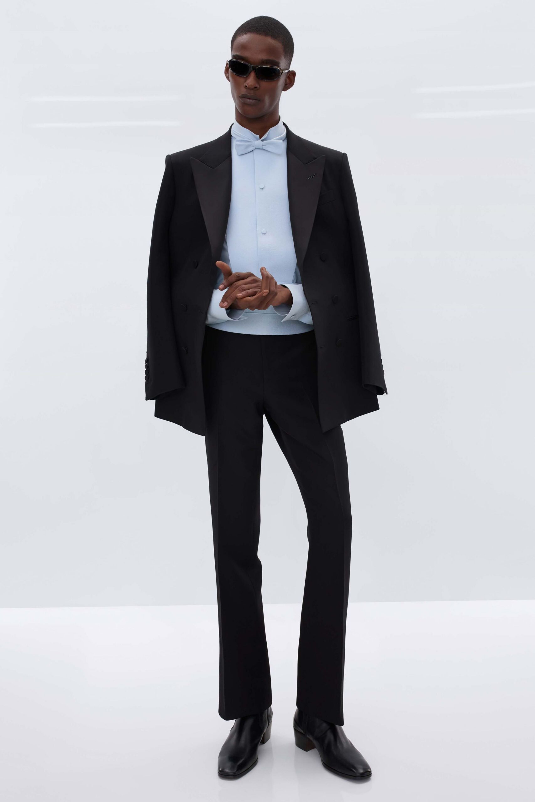 blue cotton long-sleeve collared fitted shirt