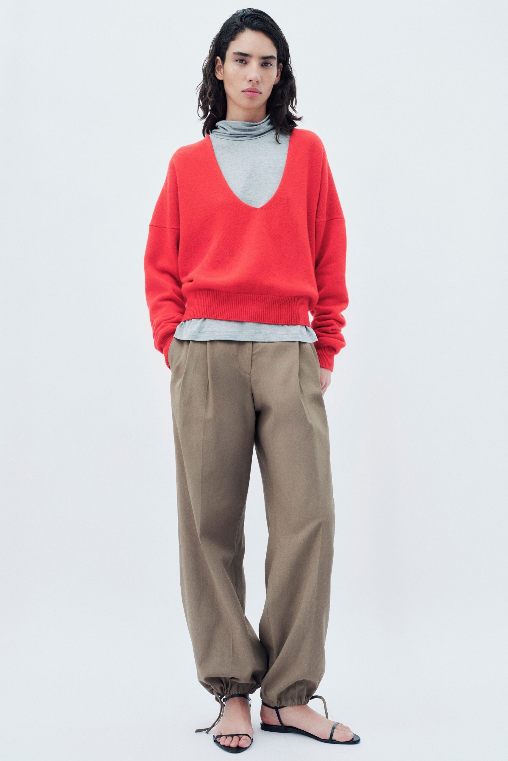 beige cotton relaxed pleated pants