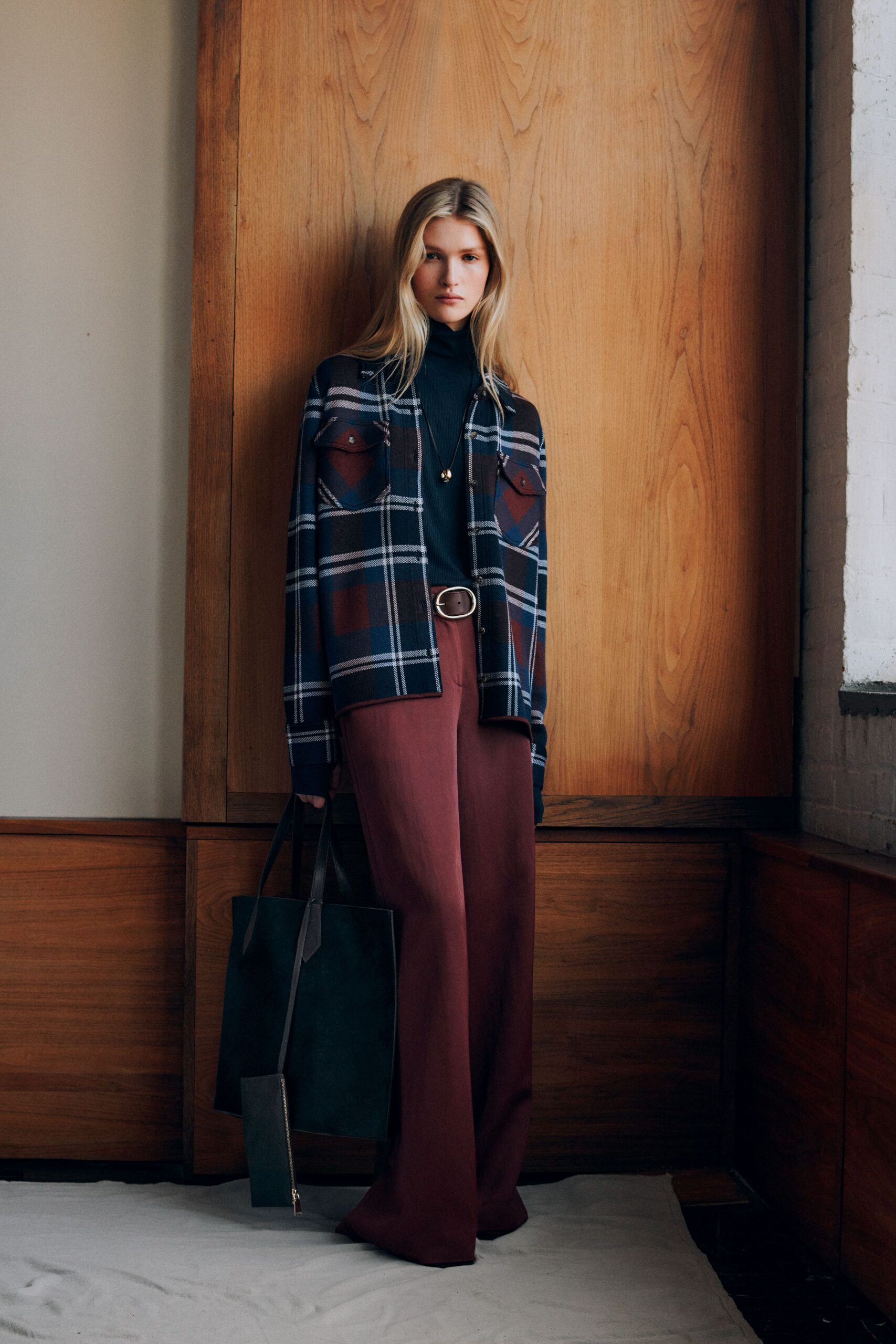 blue cotton long-sleeve collared relaxed checked shirt