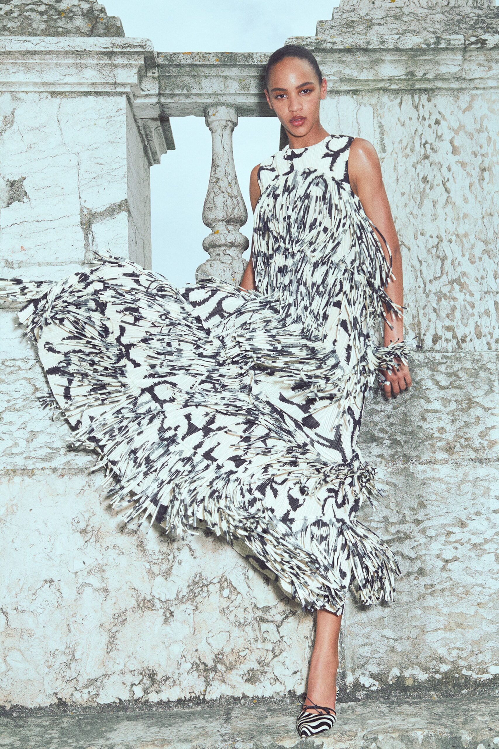black silk sleeveless high-neck fitted fringed printed dress