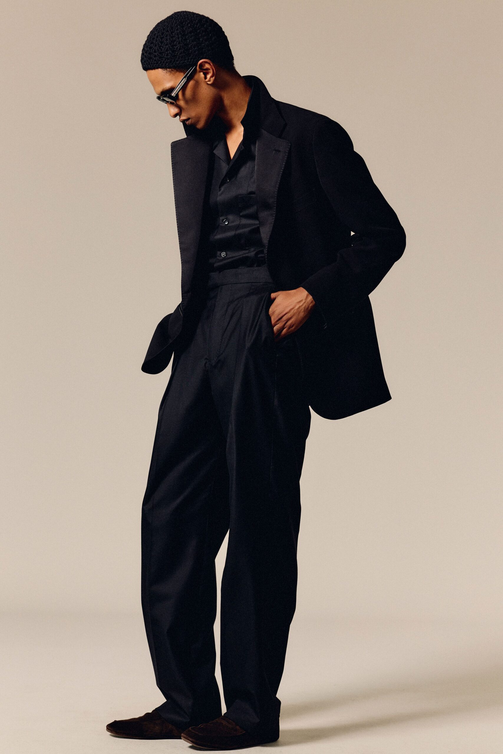 black wool long-sleeve collared structured buttoned blazer