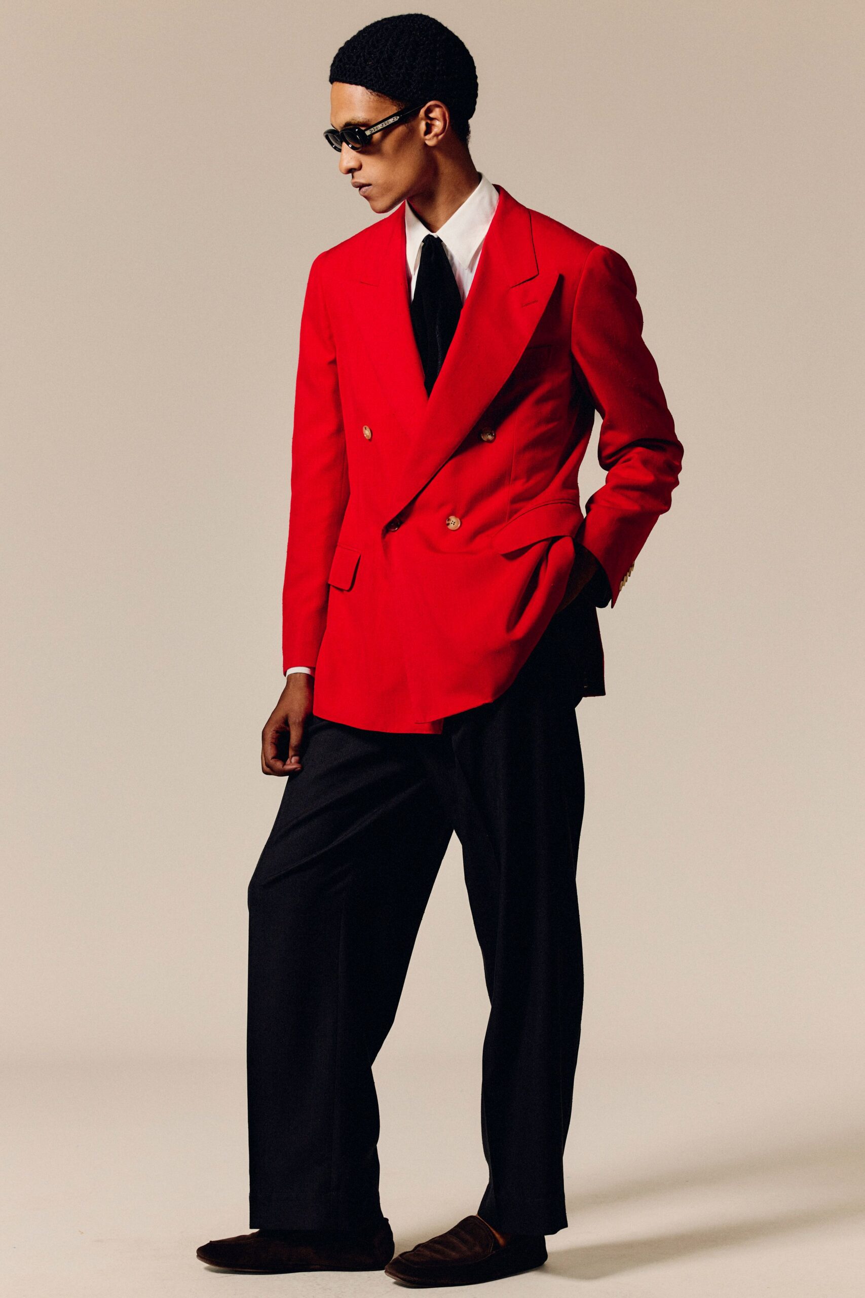 red long-sleeve collared structured blazer