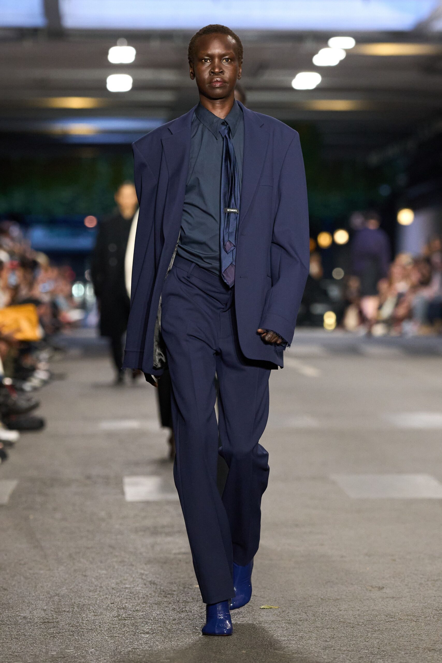 blue cotton long-sleeve collared tailored buttoned suit