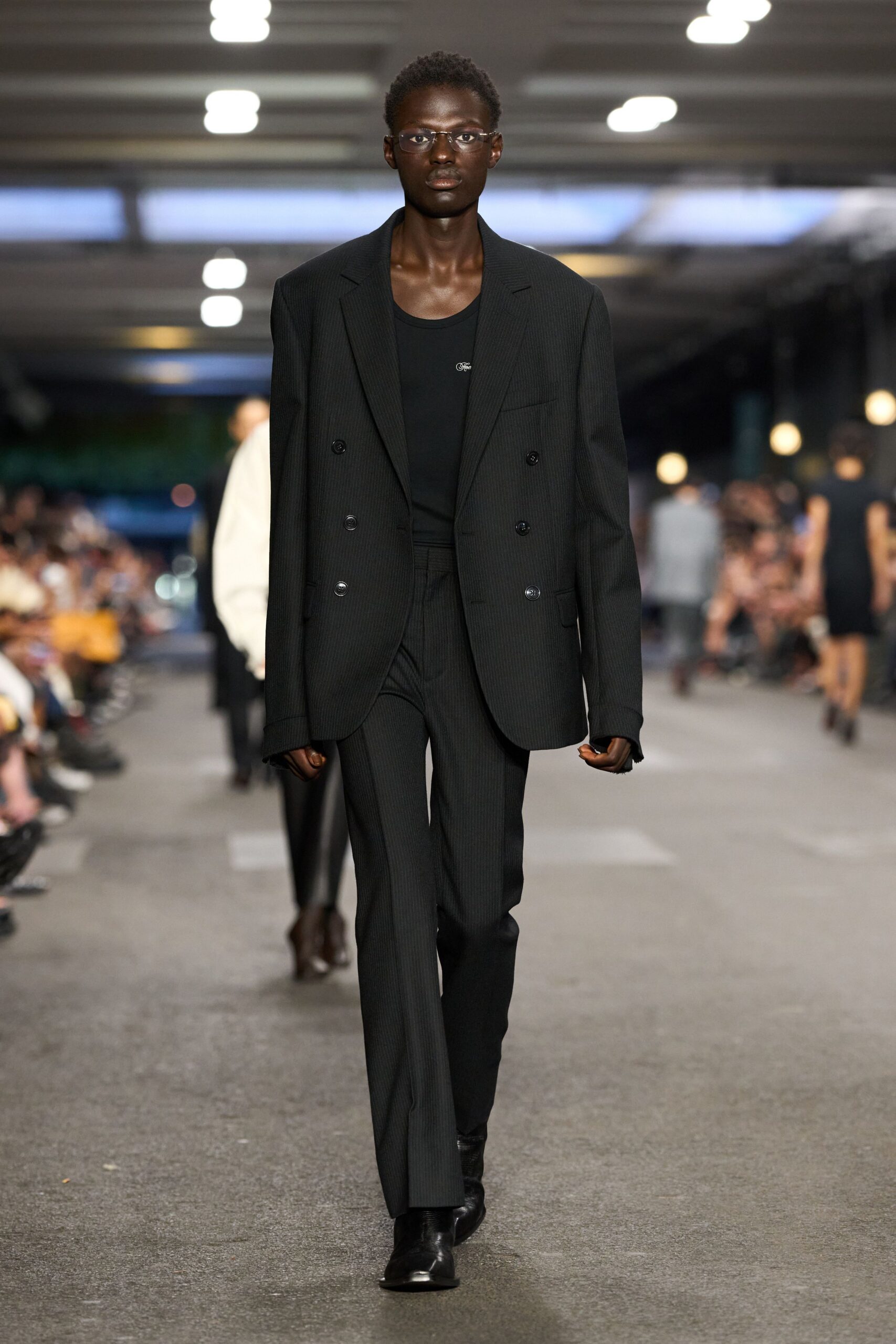 black wool long-sleeve collared tailored striped suit