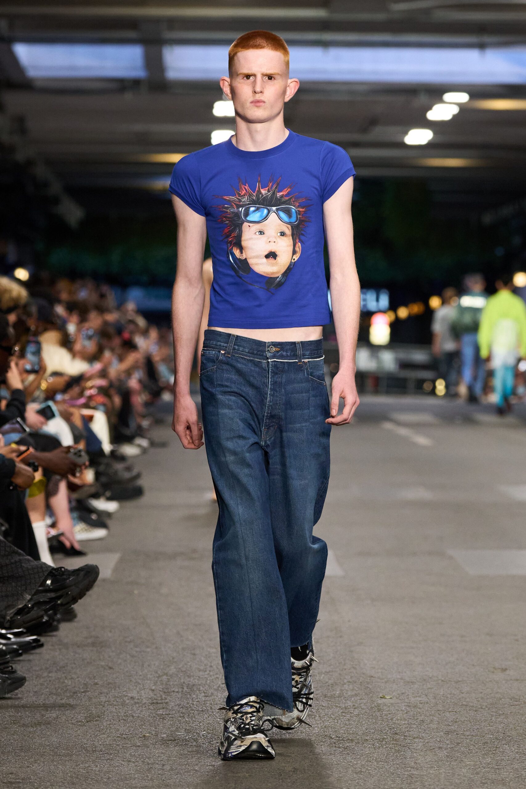 blue printed t-shirt with jeans