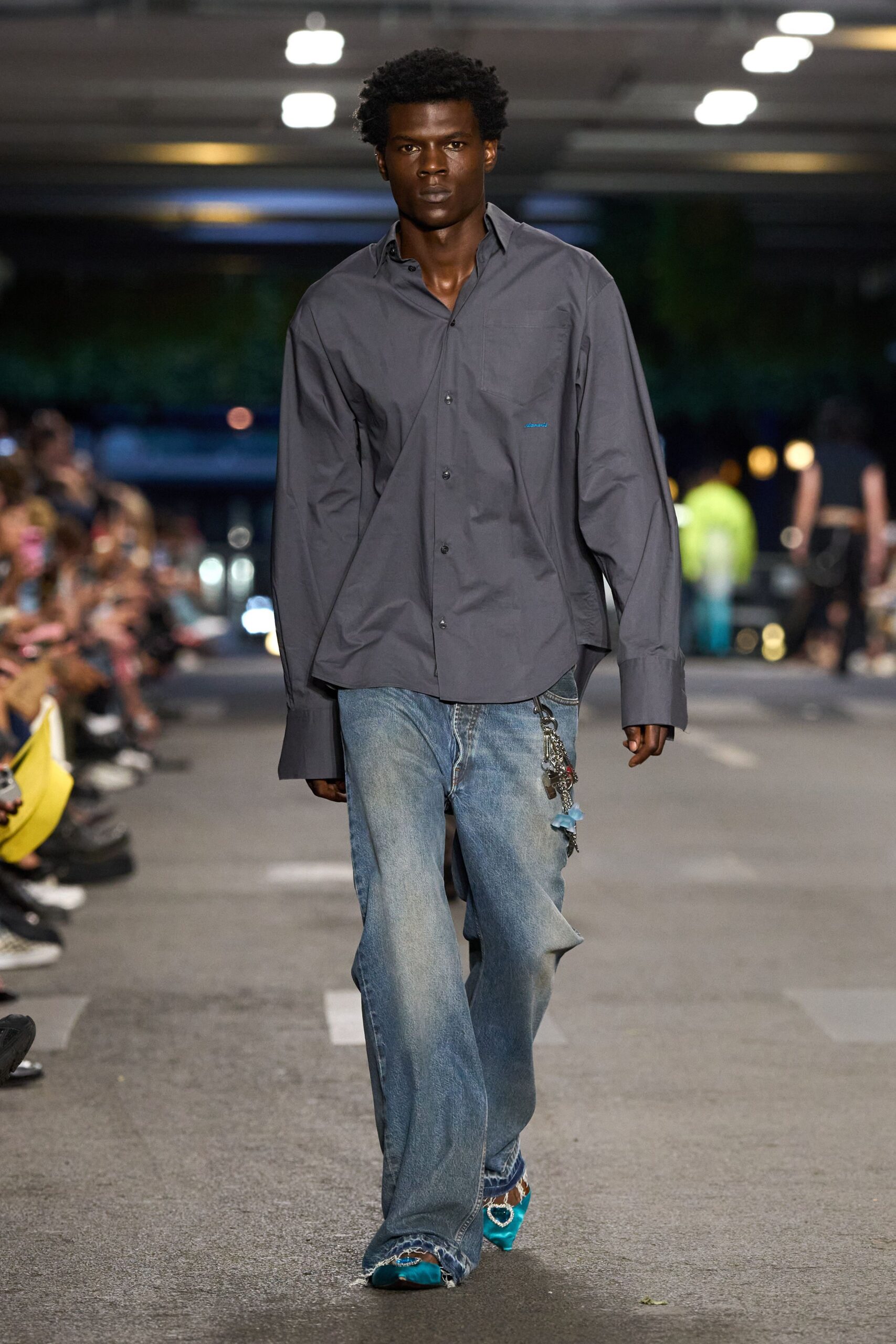 gray cotton long-sleeve collared relaxed shirt