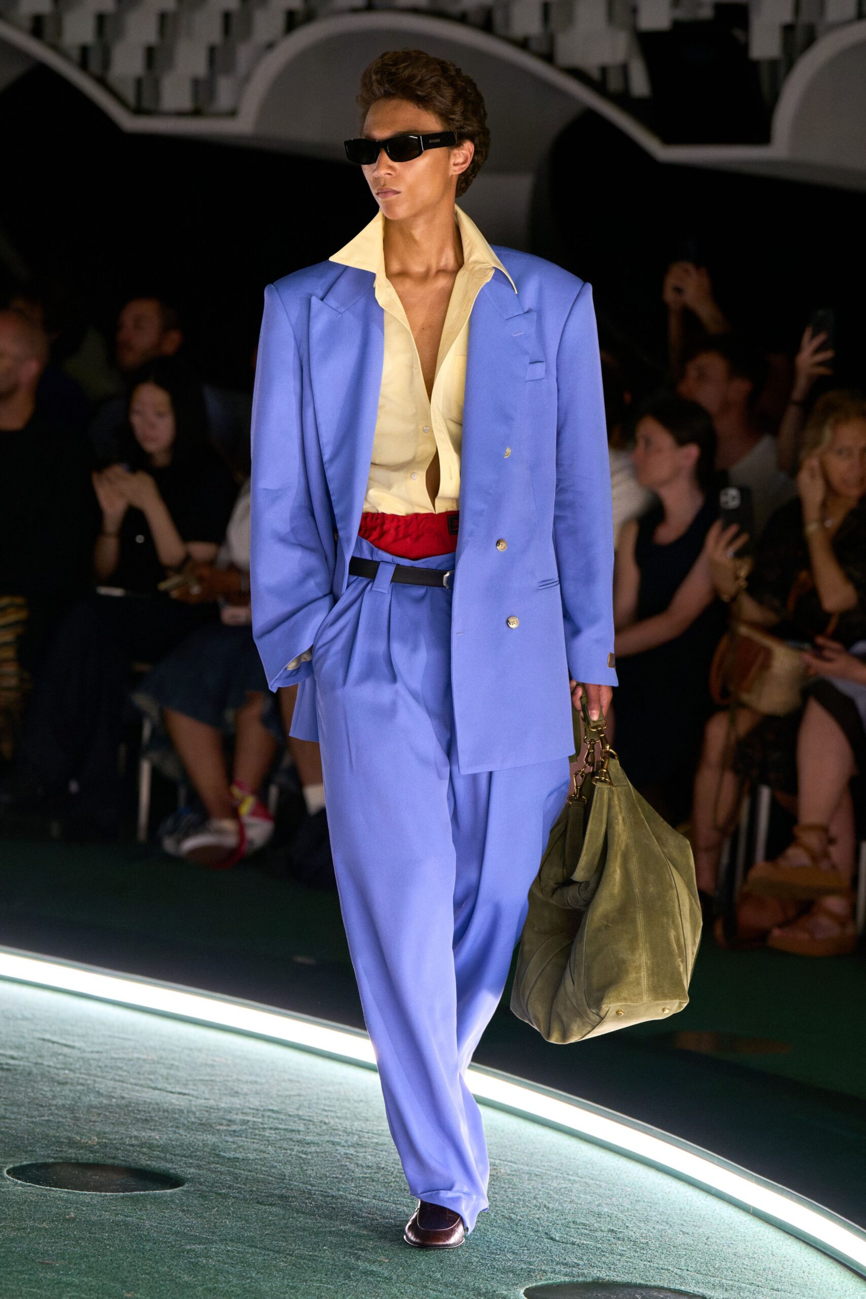 blue long-sleeve collared tailored suit
