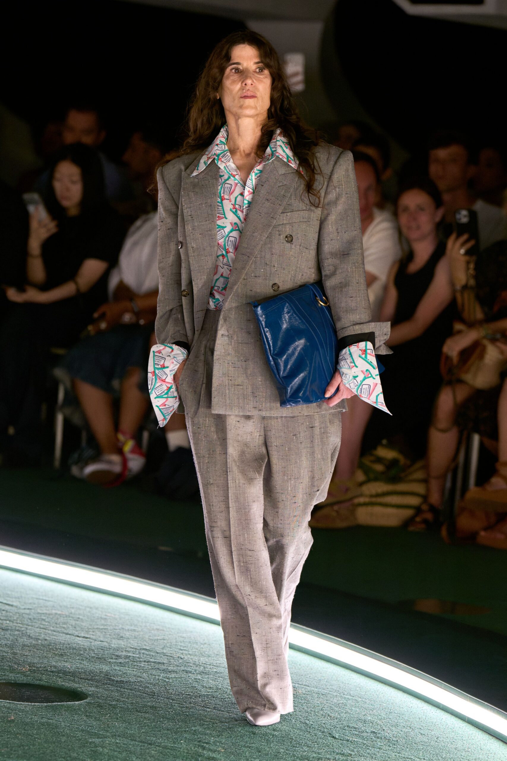 gray cotton long-sleeve collared tailored buttoned blazer