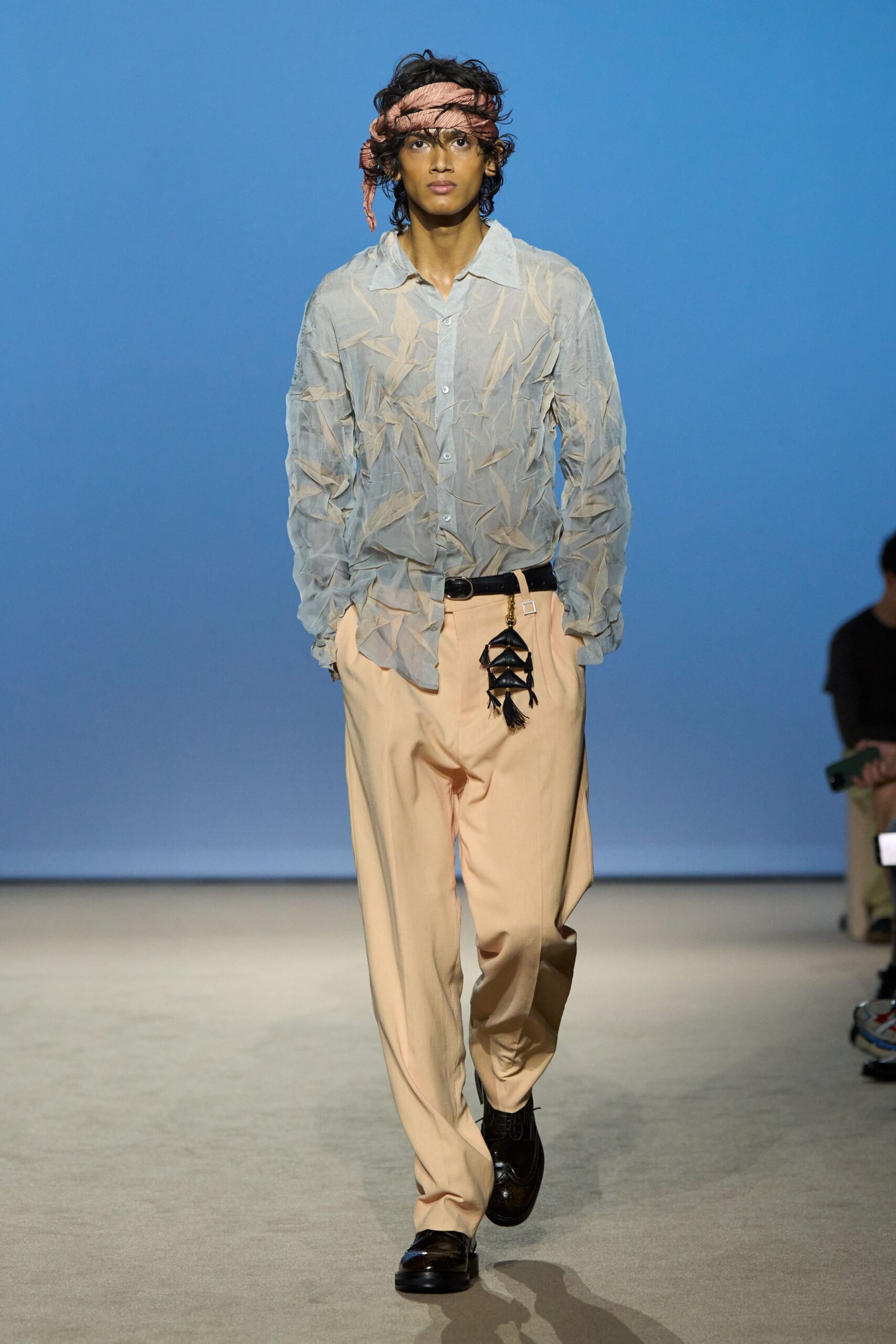 blue cotton long-sleeve collared relaxed pleated shirt