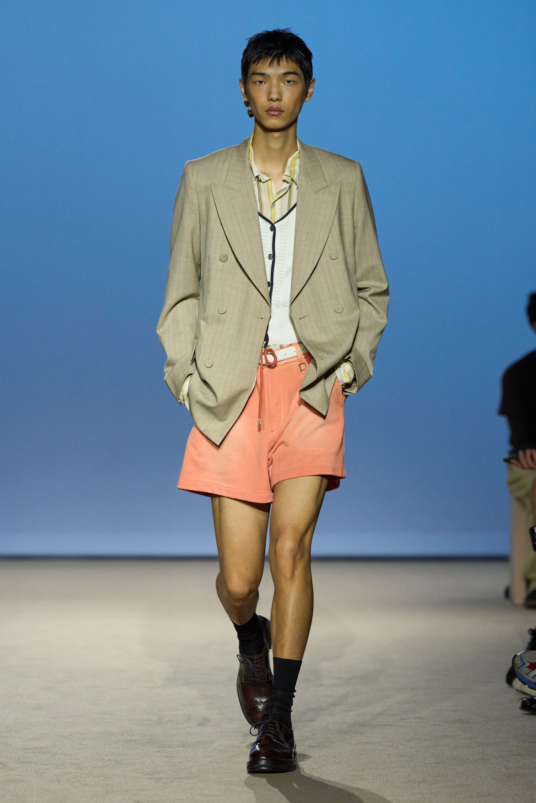 beige cotton long-sleeve collared tailored blazer