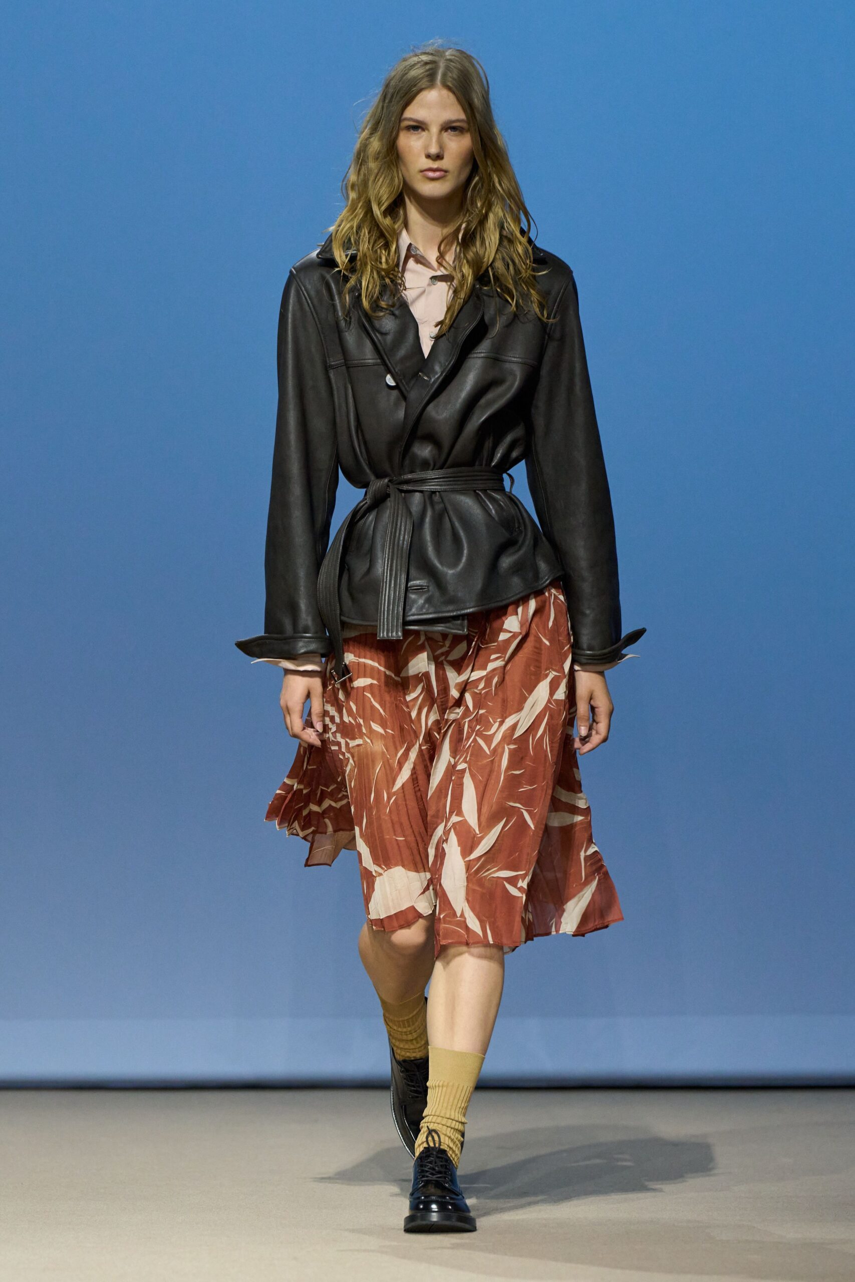 red silk relaxed pleated flared flowing skirt