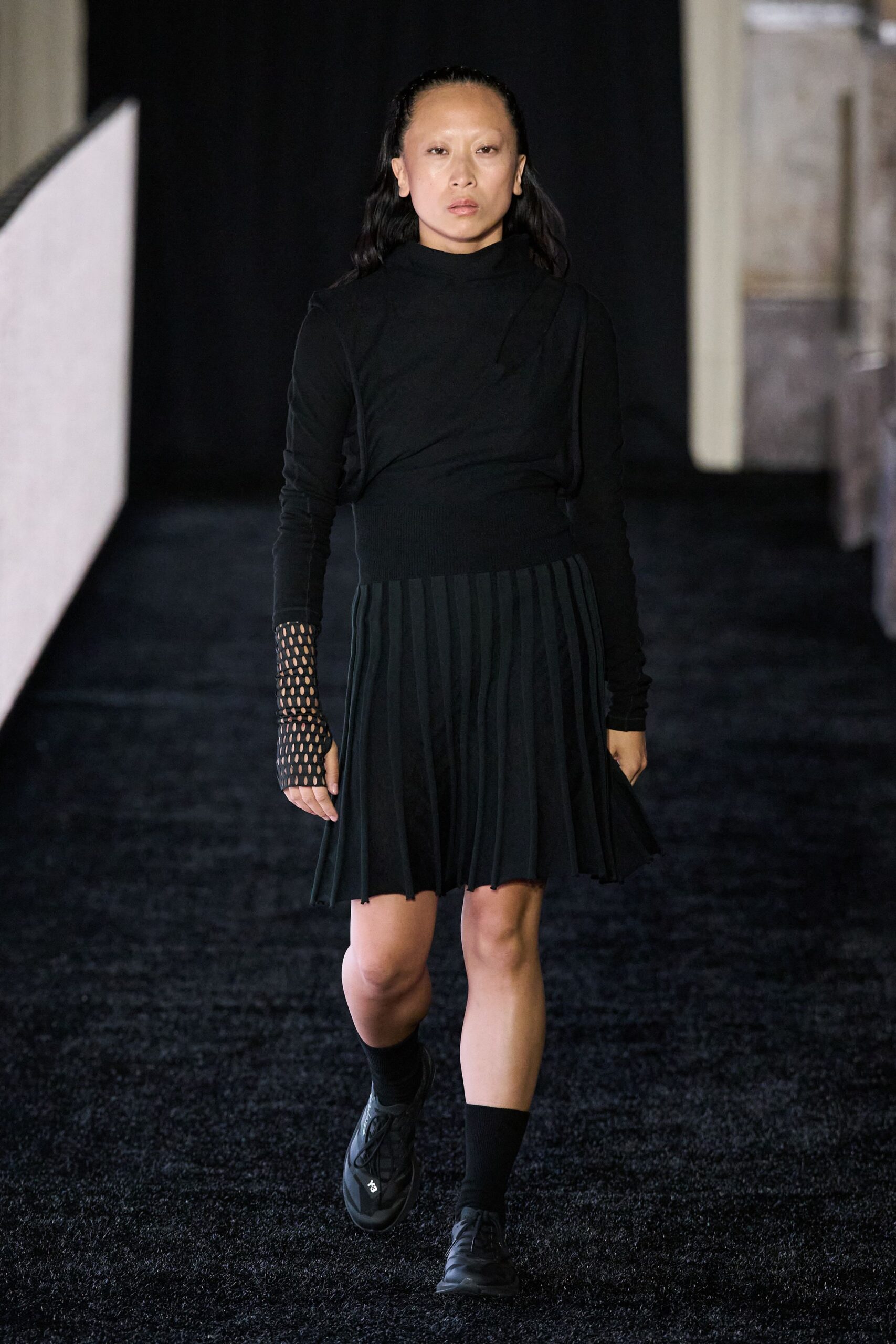 black cotton fitted pleated a-line mini skirt