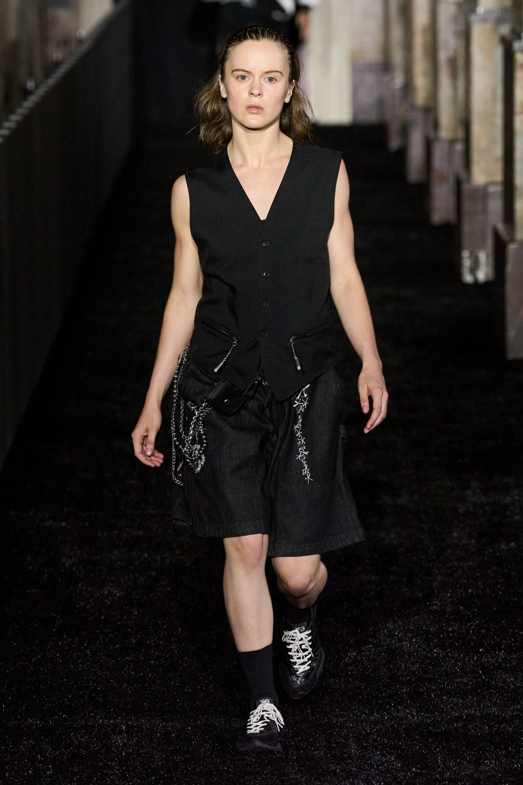 black cotton sleeveless v-neck fitted zippered vest