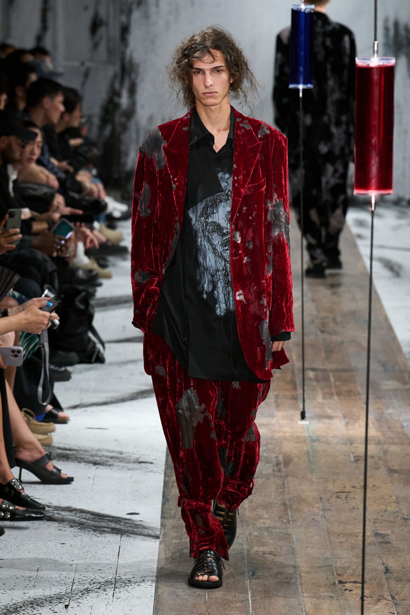 red velvet long-sleeve collared fitted printed suit