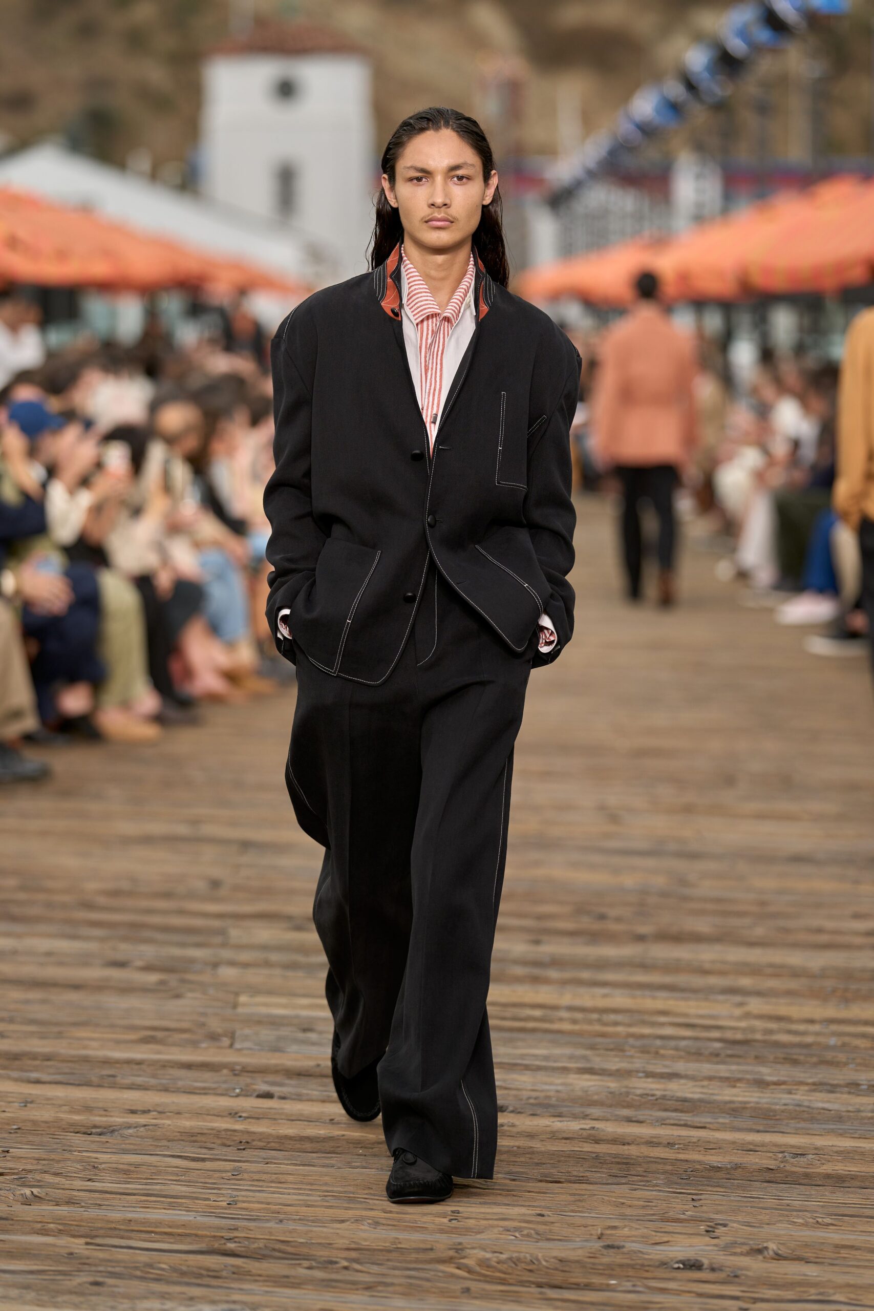 black cotton long-sleeve collared tailored buttoned suit