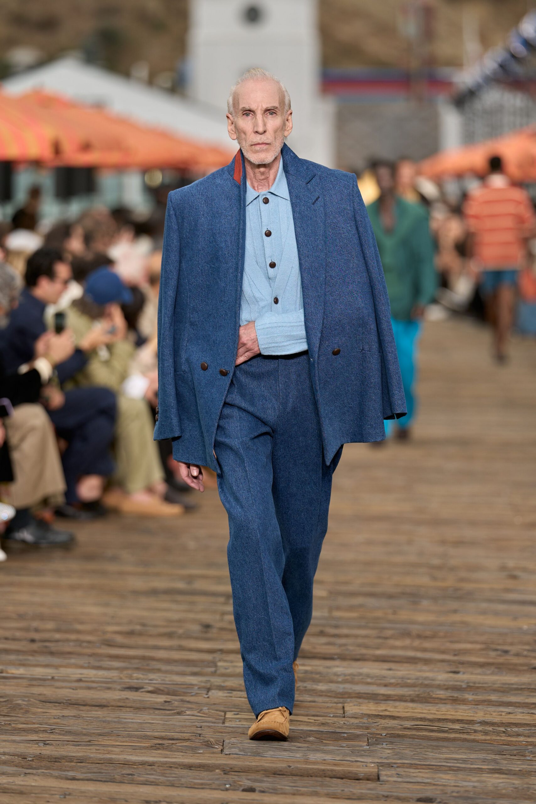 blue cotton long-sleeve collared fitted shirt