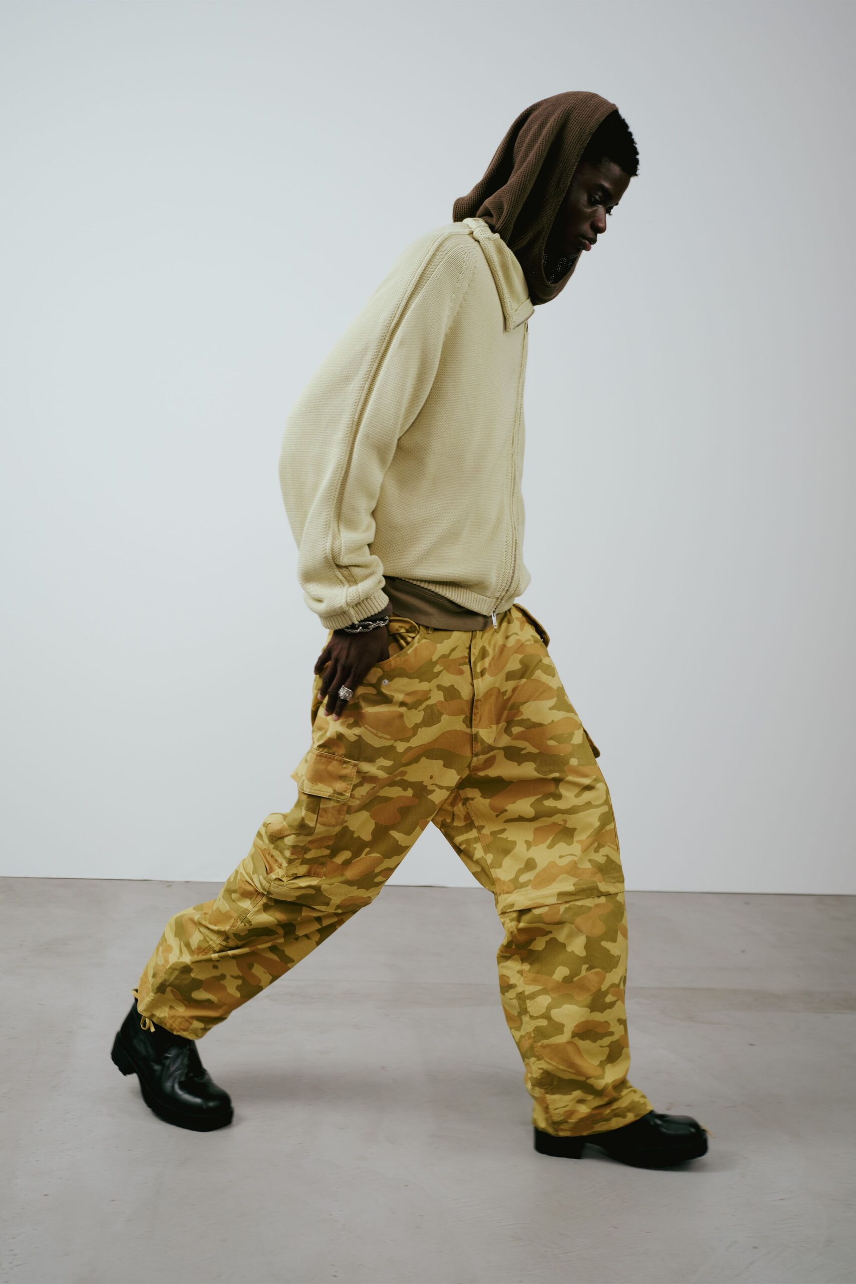 beige hoodie with cargo pants