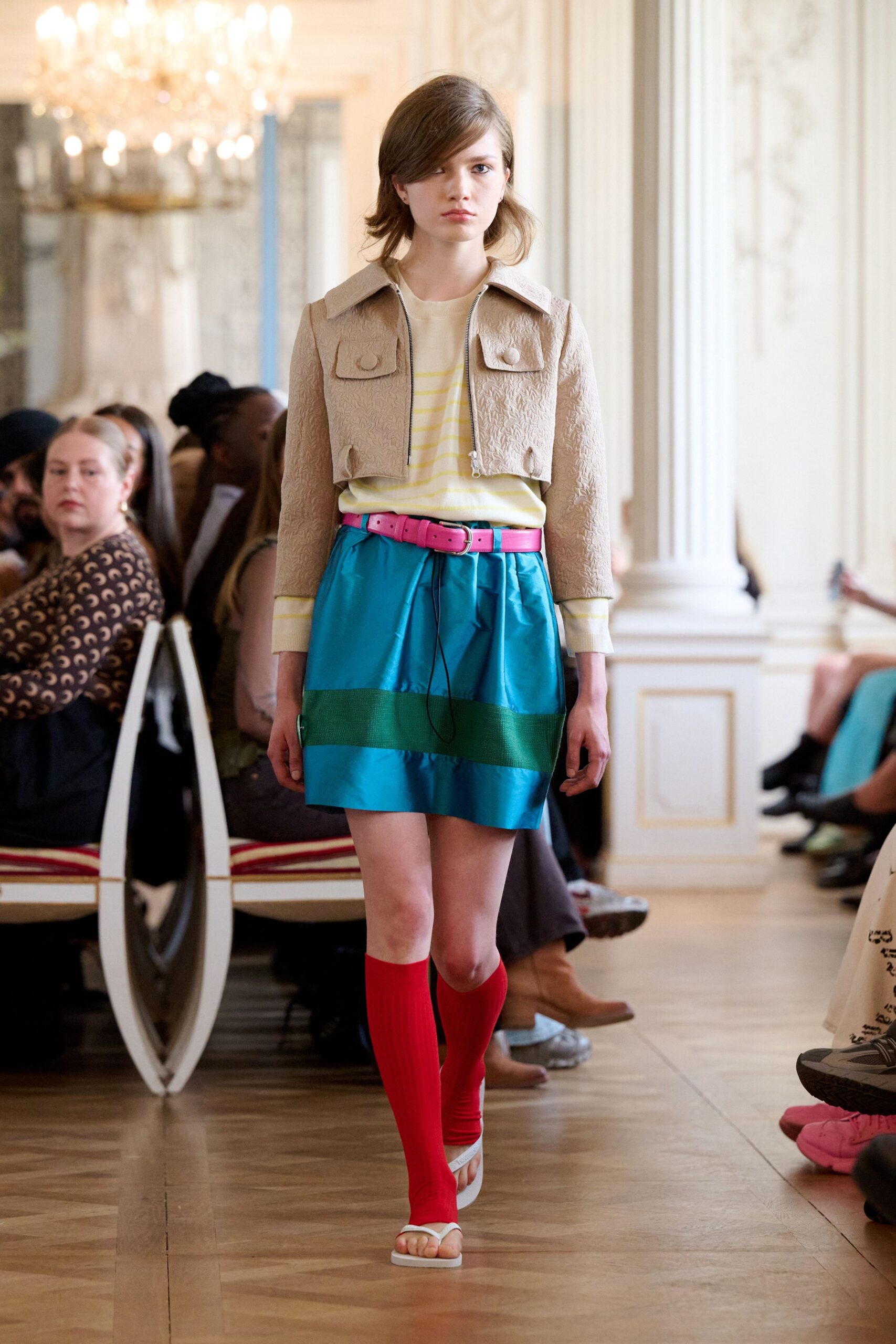 beige cotton short-sleeve collared fitted buttoned jacket