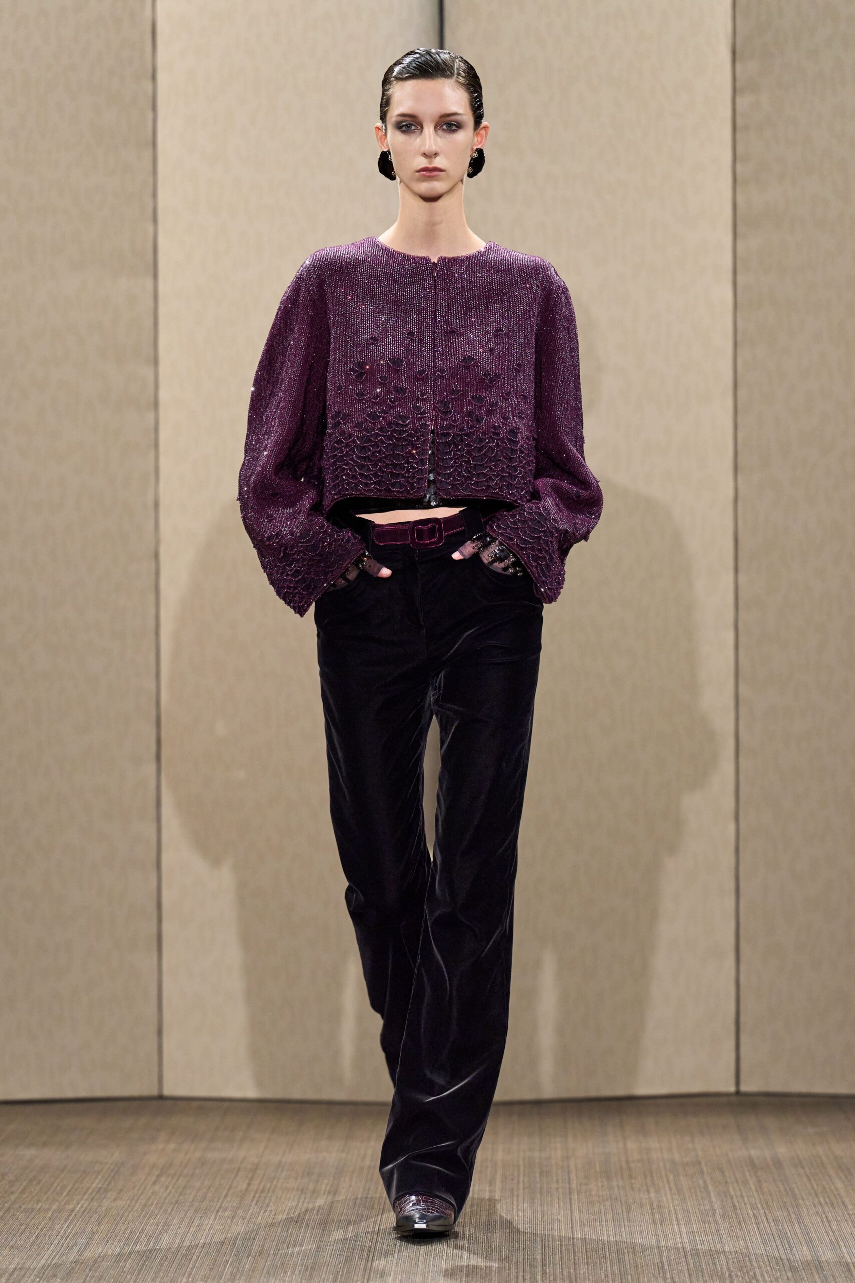purple knit long-sleeve collared fitted textured cropped top