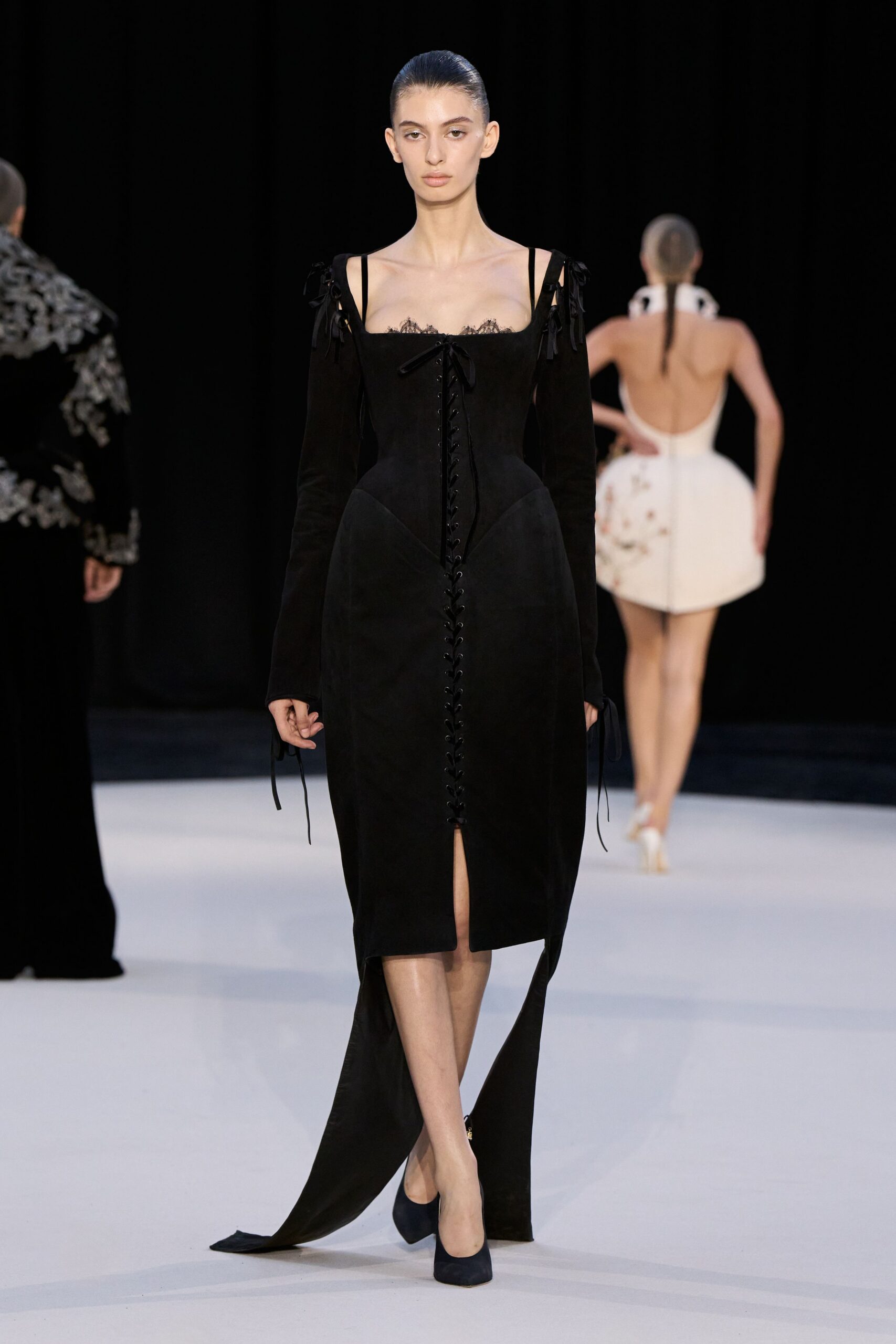 Ashi Studio Fall 2026 Couture Look 32