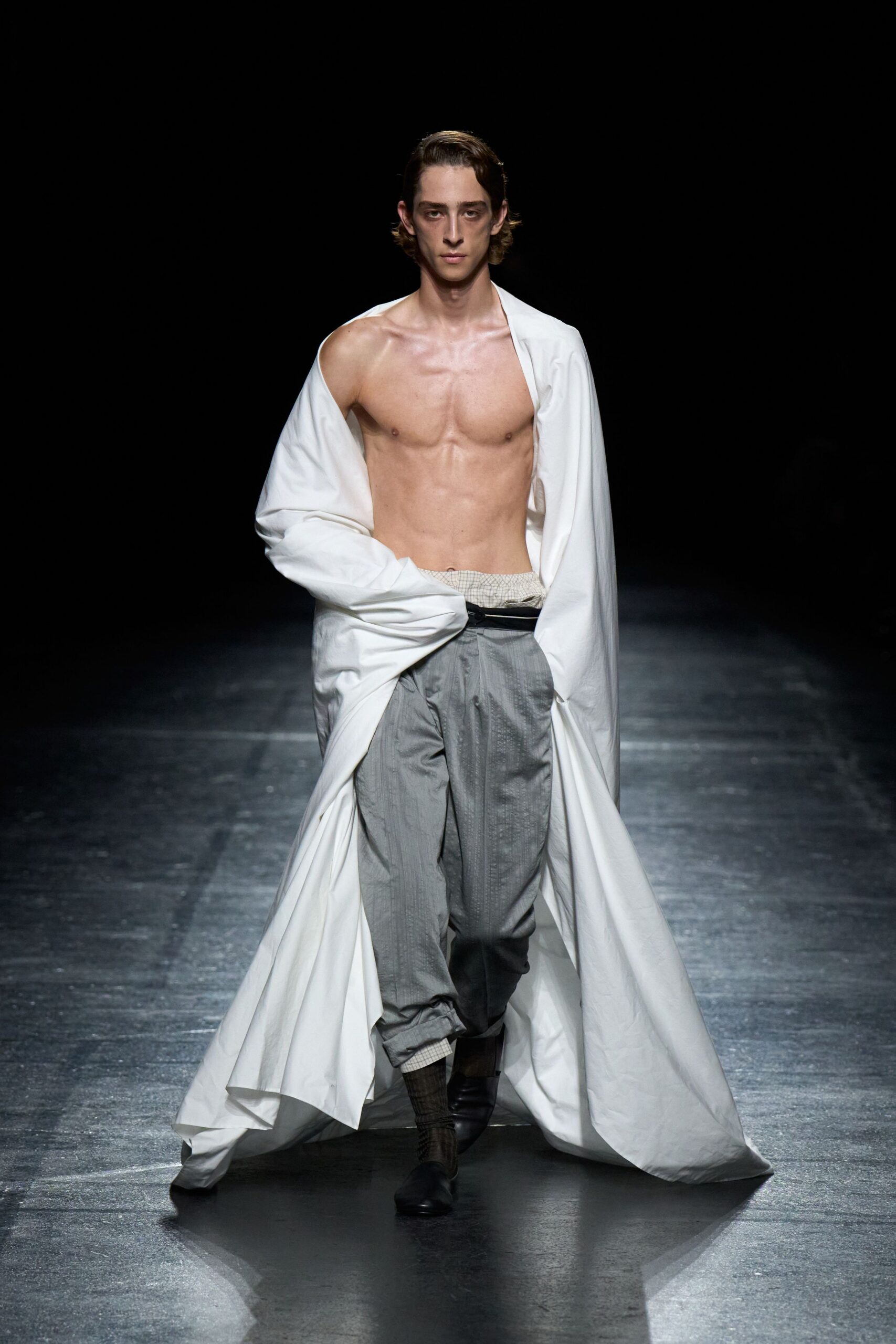 gray cotton relaxed pleated pants