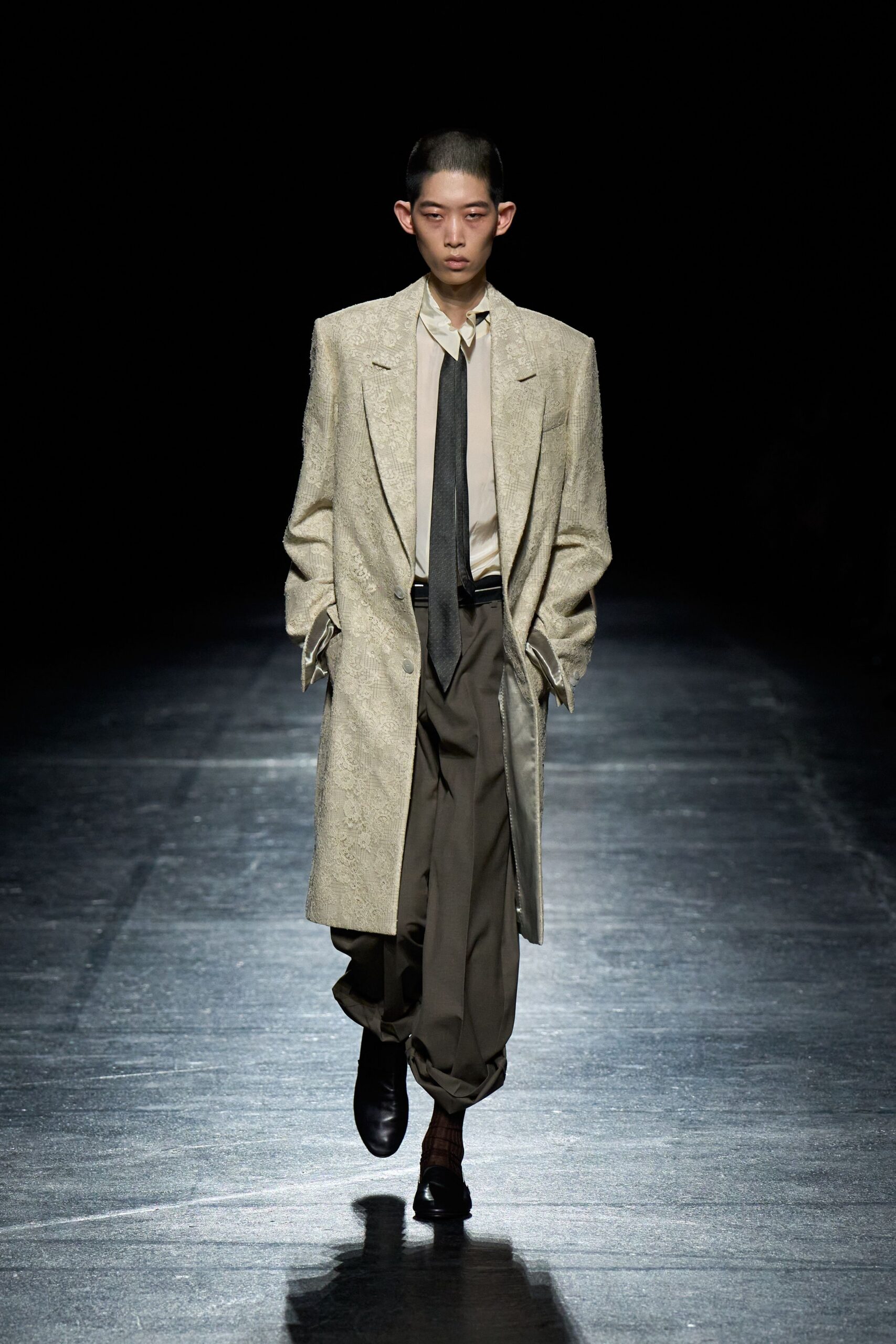 beige wool long-sleeve collared relaxed buttoned coat