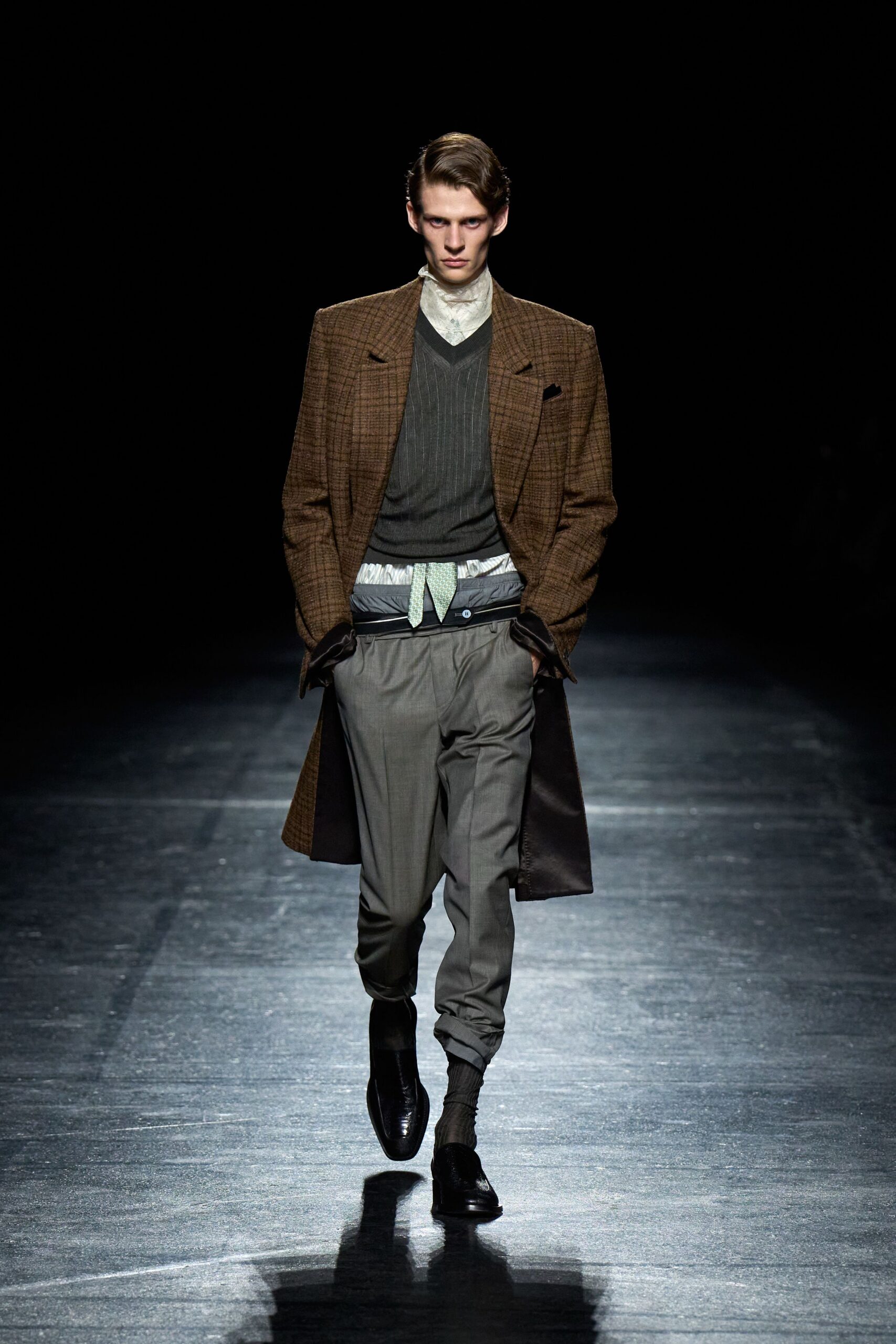 gray cotton relaxed pleated pants