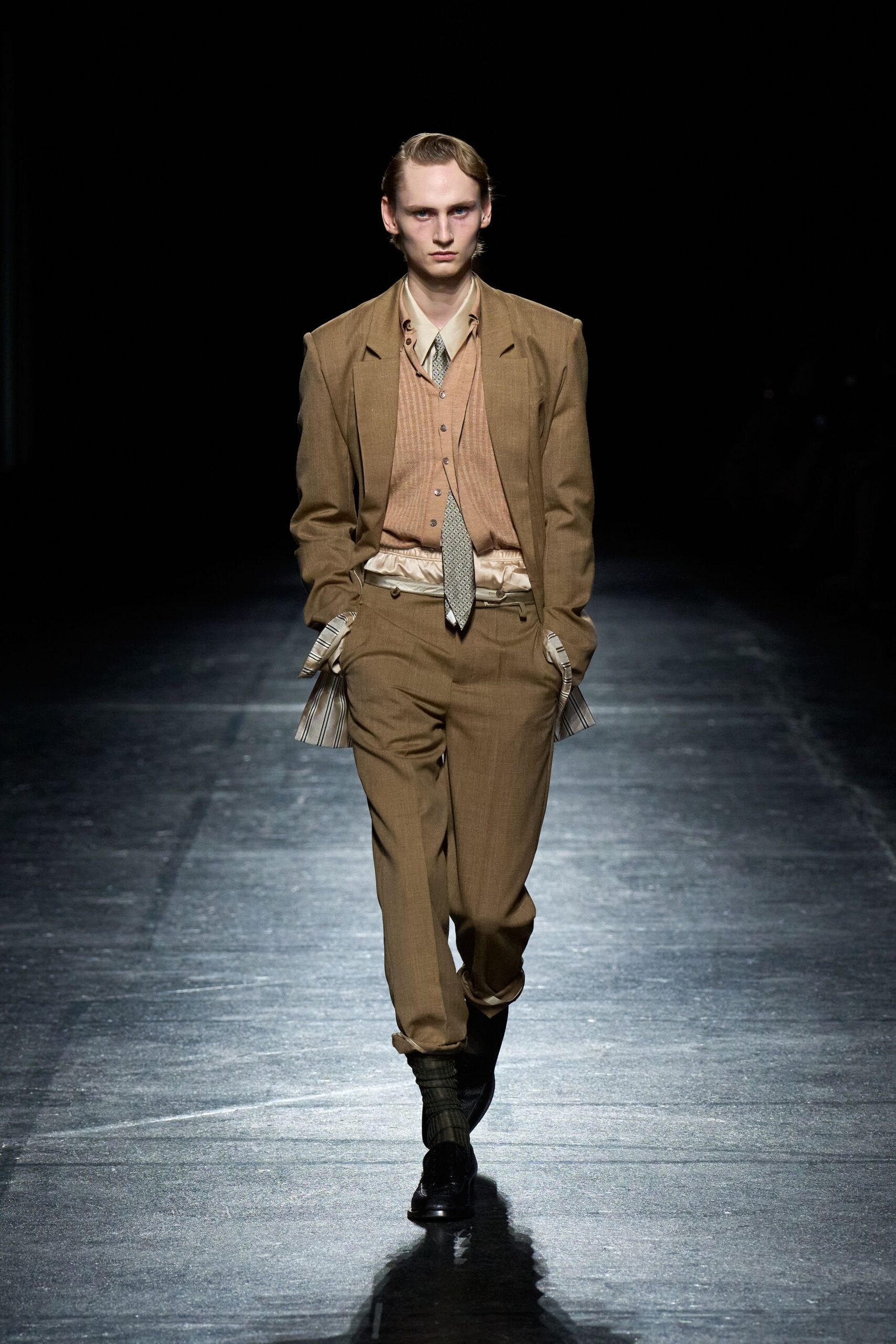 brown cotton long-sleeve collared tailored buttoned suit