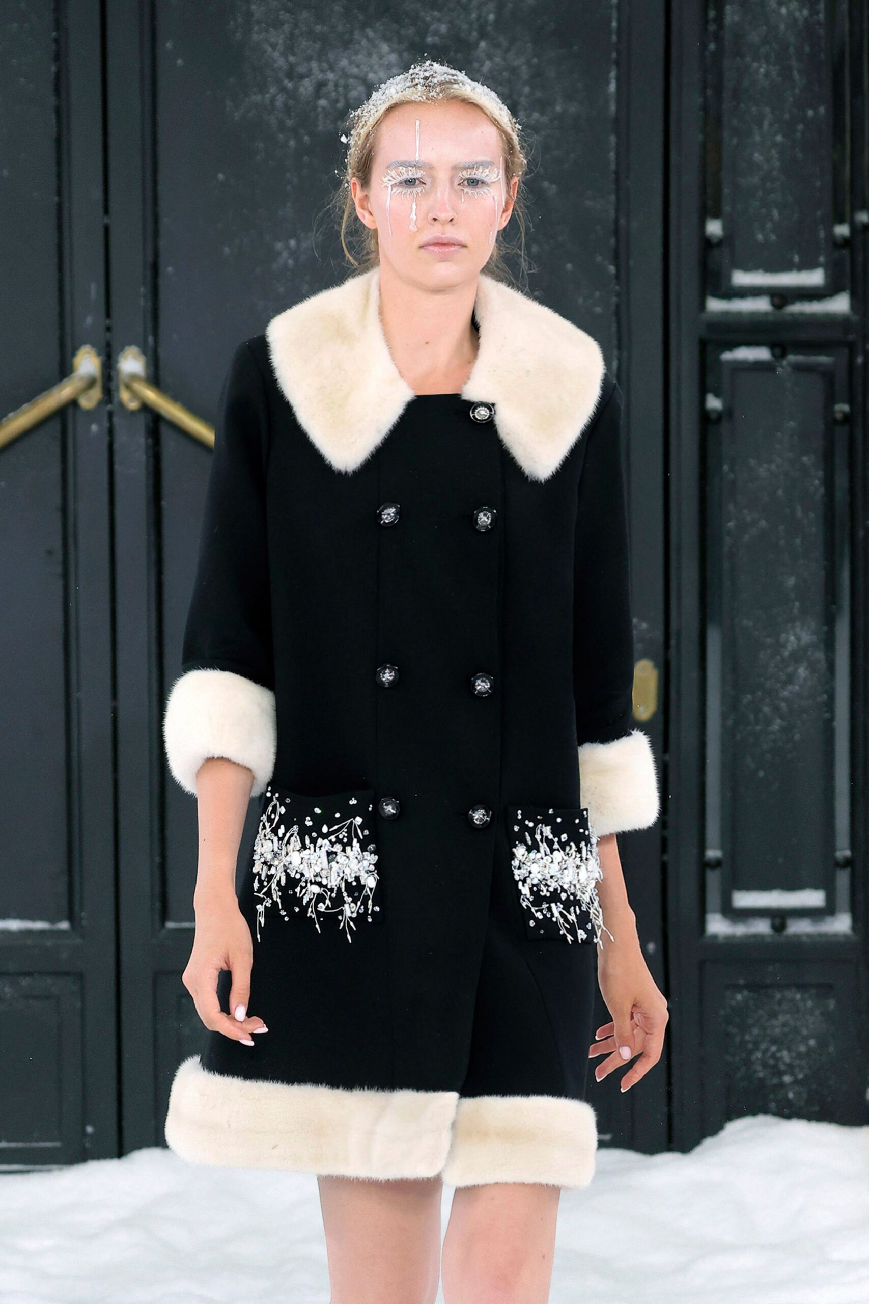 black wool fitted coat
