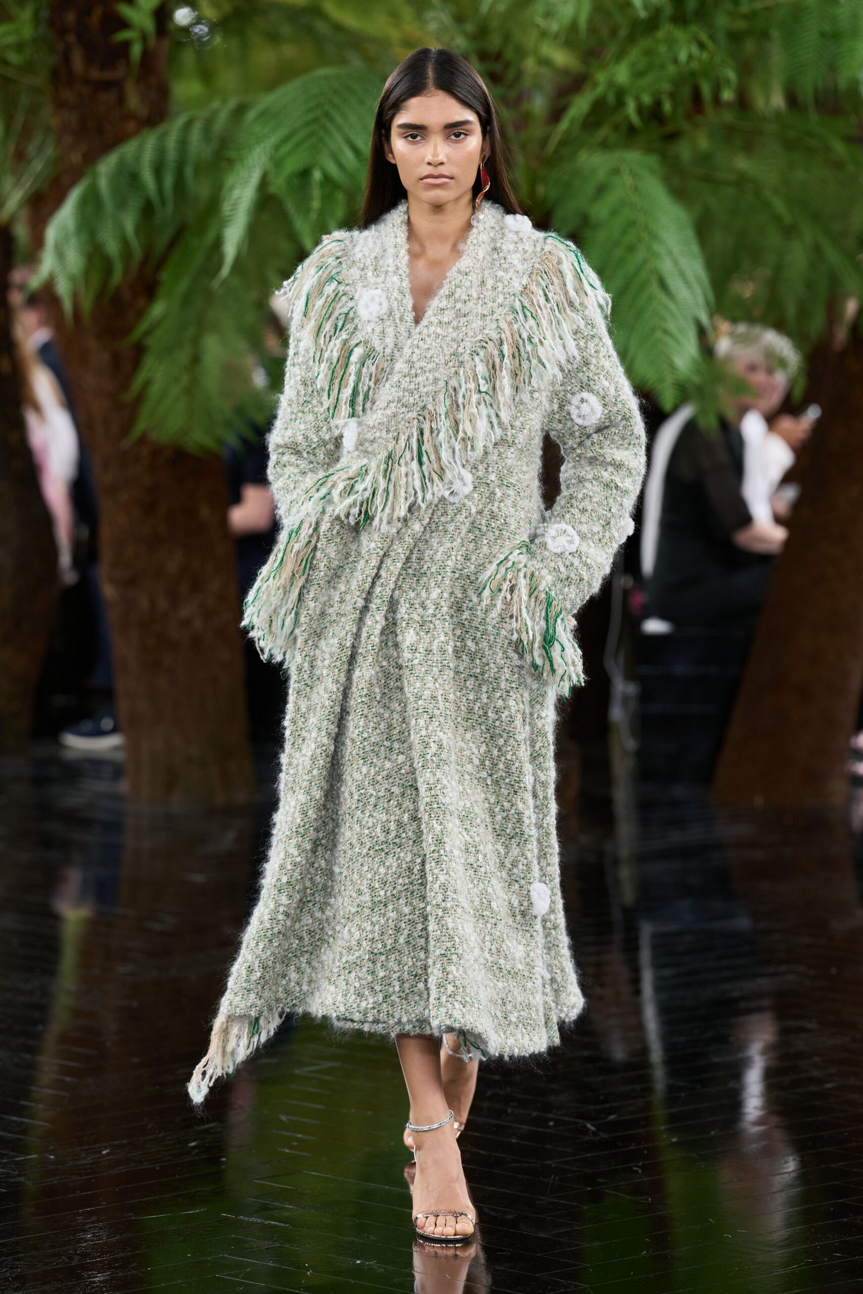 green wool long-sleeve collared relaxed fringed embroidered coat