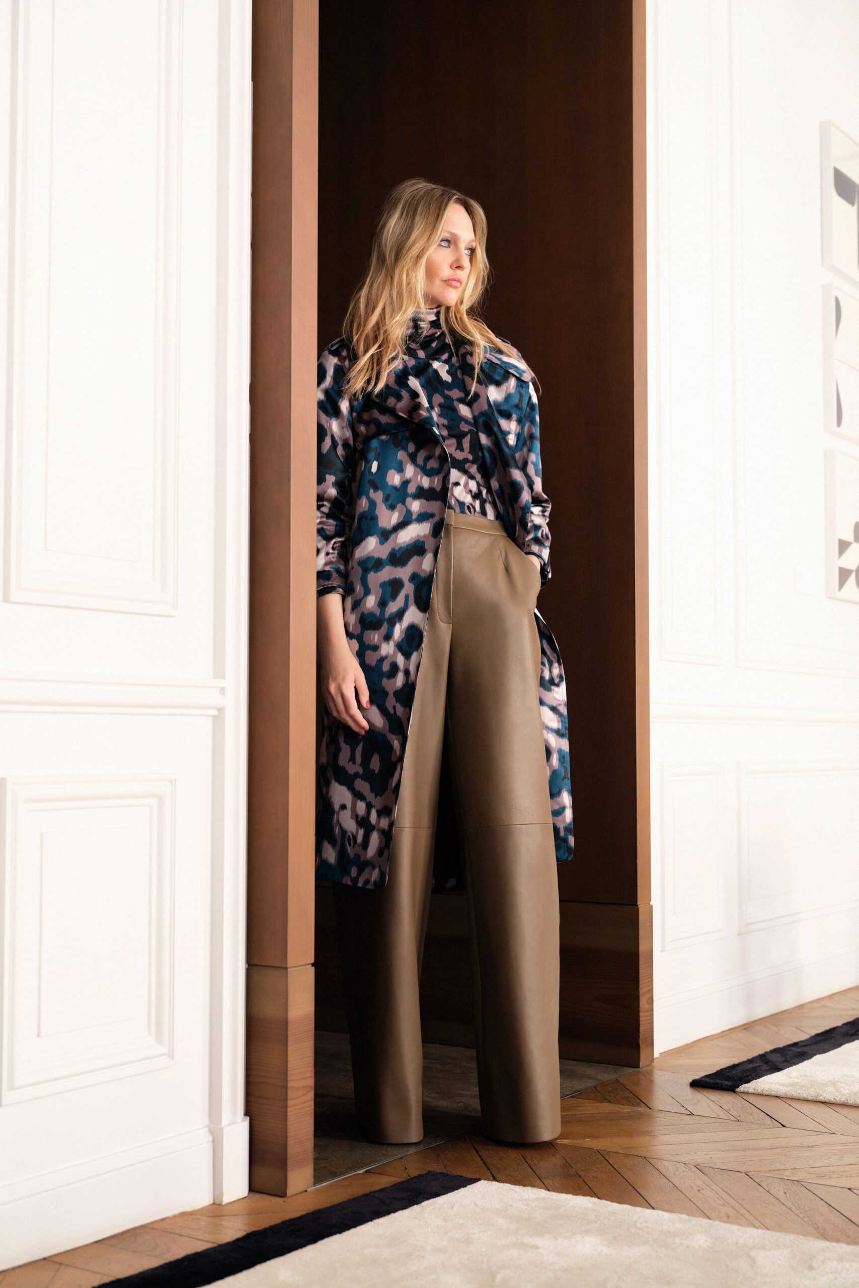 blue silk long-sleeve collared relaxed printed coat
