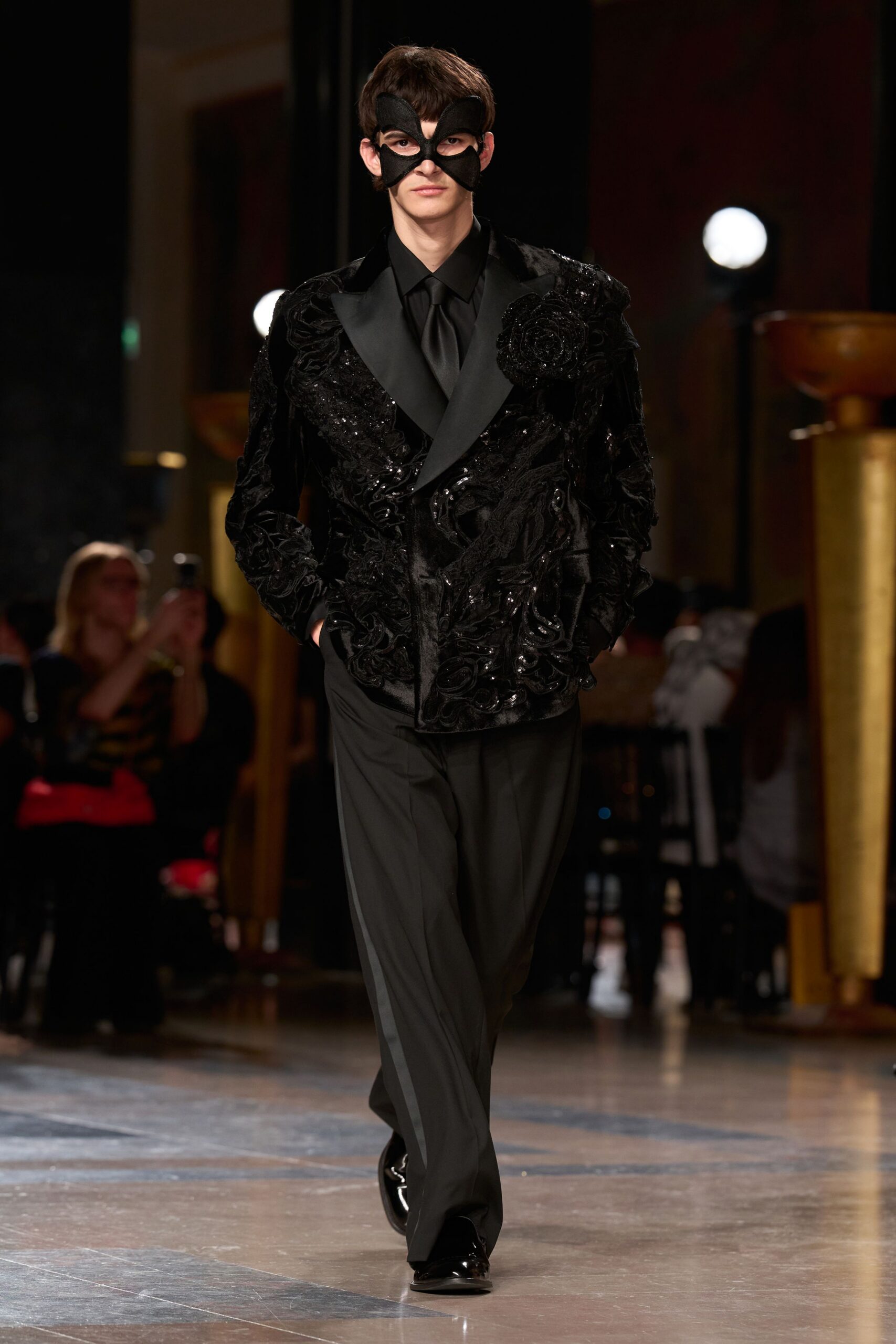 black silk long-sleeve collared structured embroidered shiny blazer
