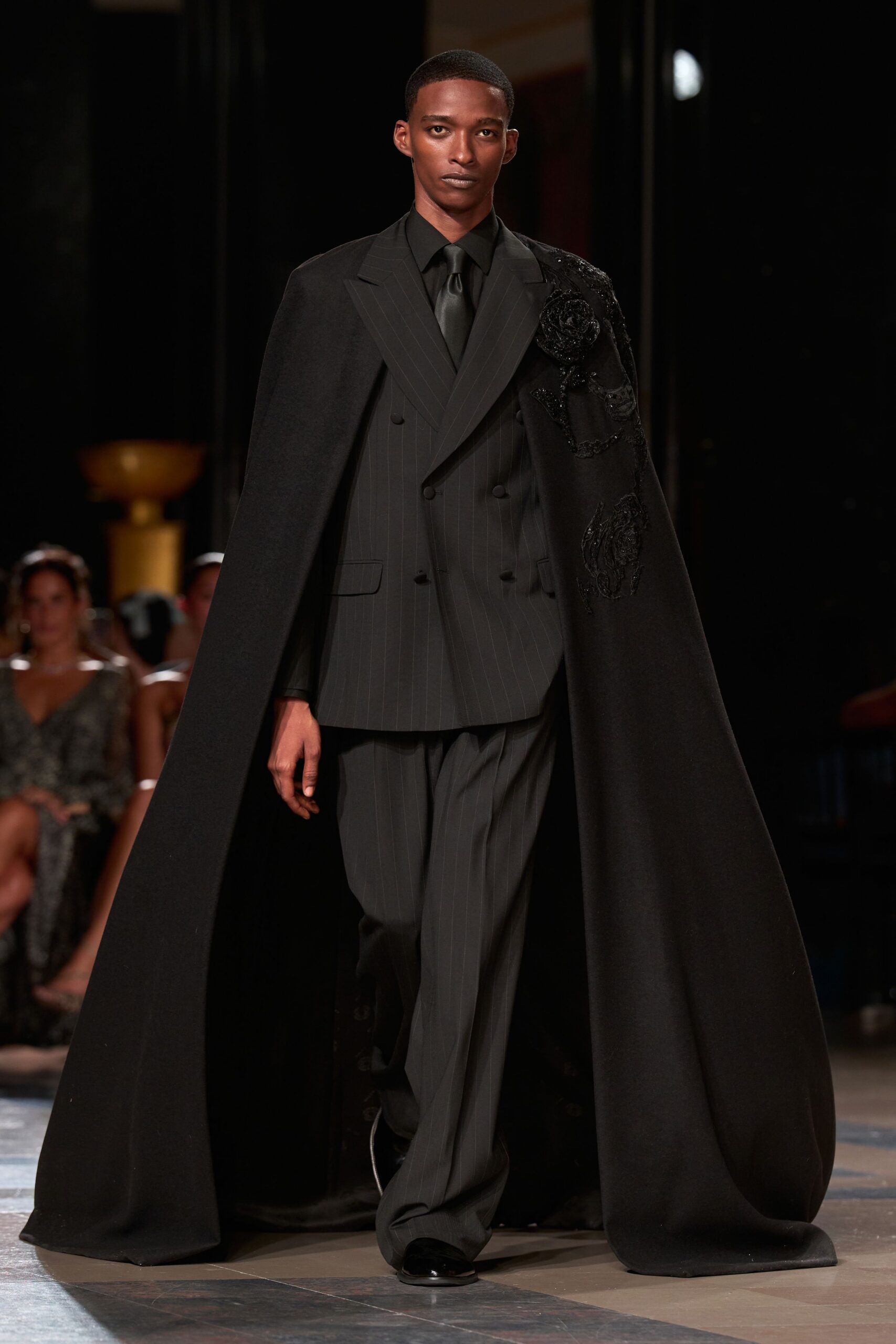 black wool long-sleeve collared tailored buttoned pleated suit