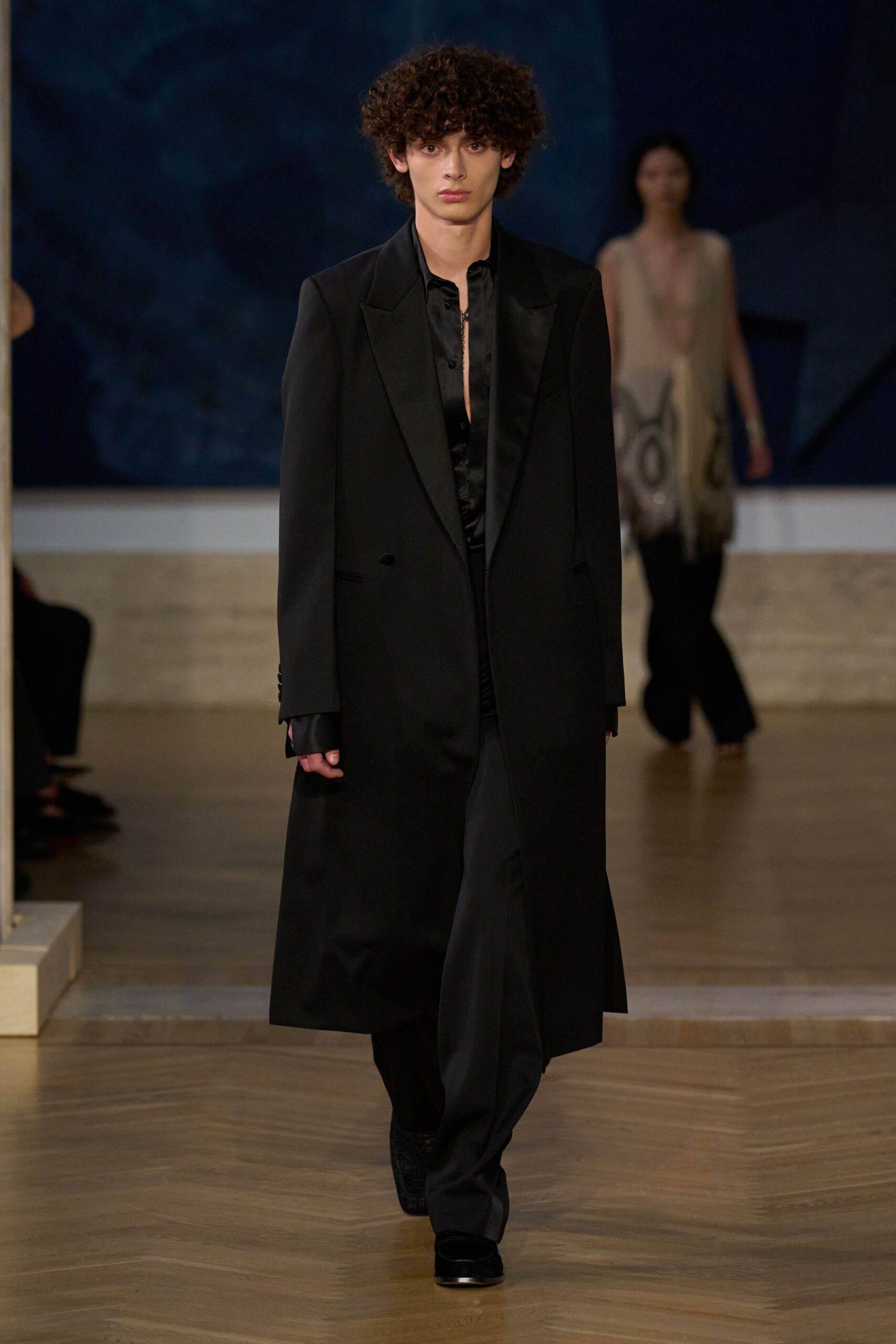 black wool long-sleeve collared fitted buttoned maxi coat
