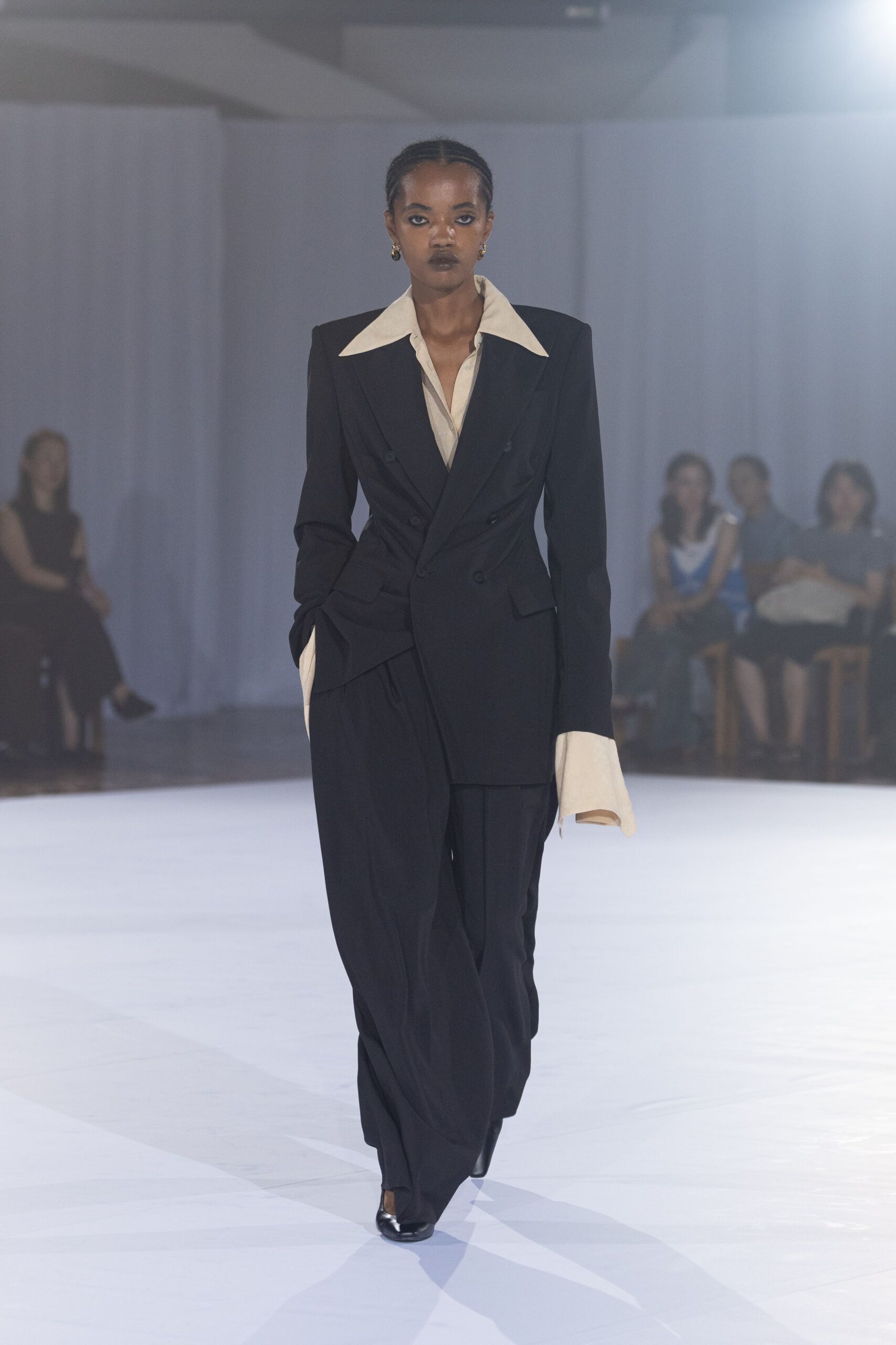 black wool long-sleeve collared tailored buttoned suit