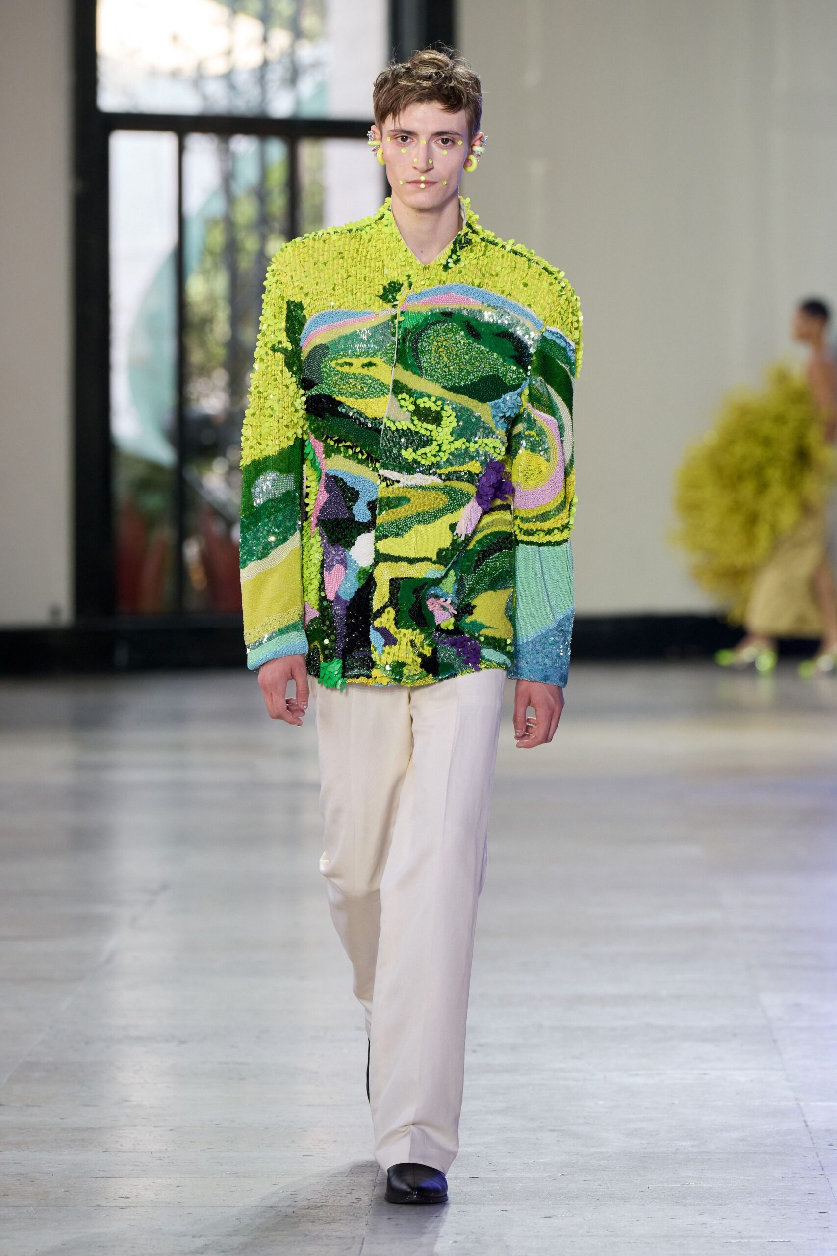green silk long-sleeve collared fitted embroidered color-blocked jacket